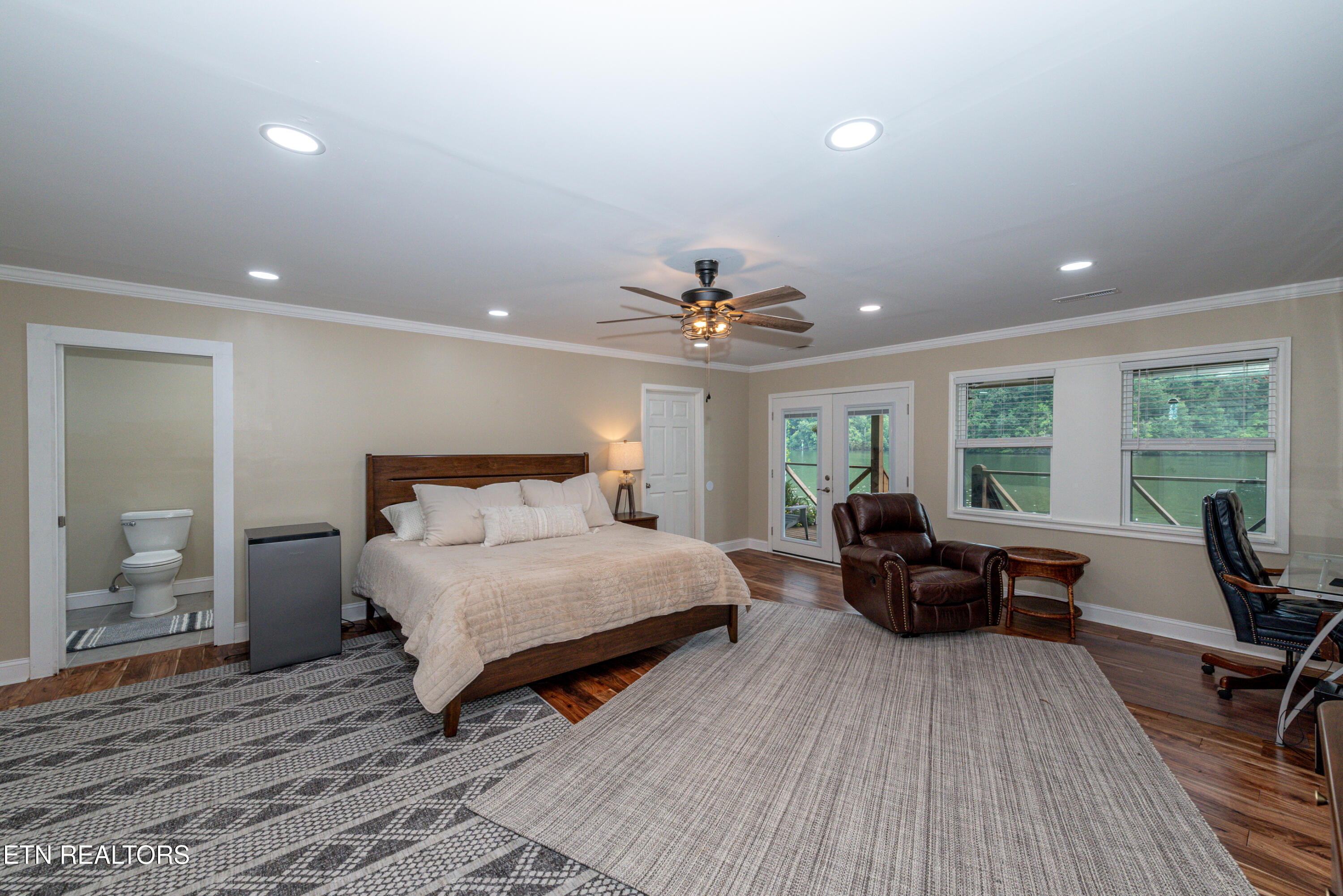 4225 W Lakeview Circle Louisville TN 37777