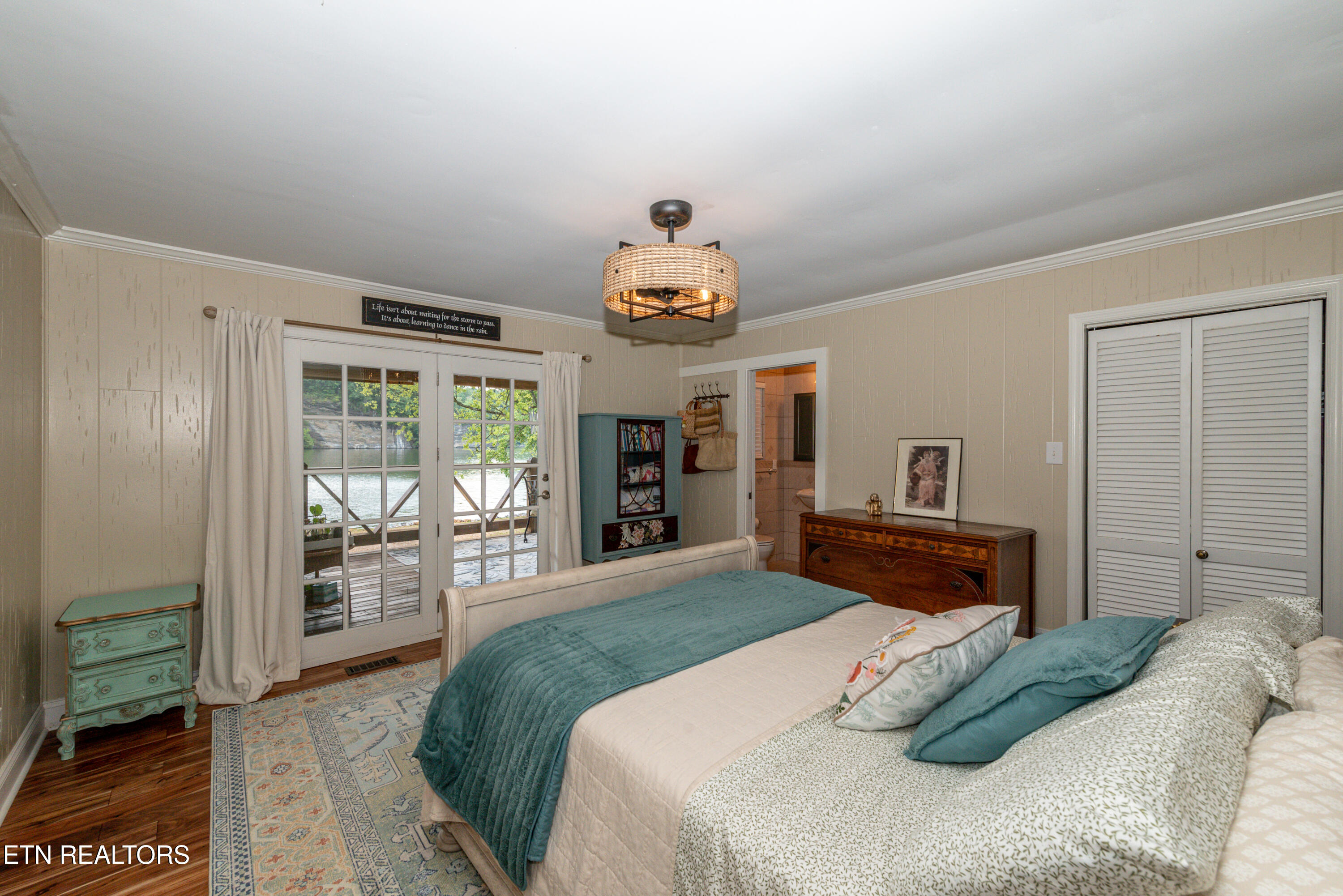 4225 W Lakeview Circle Louisville TN 37777