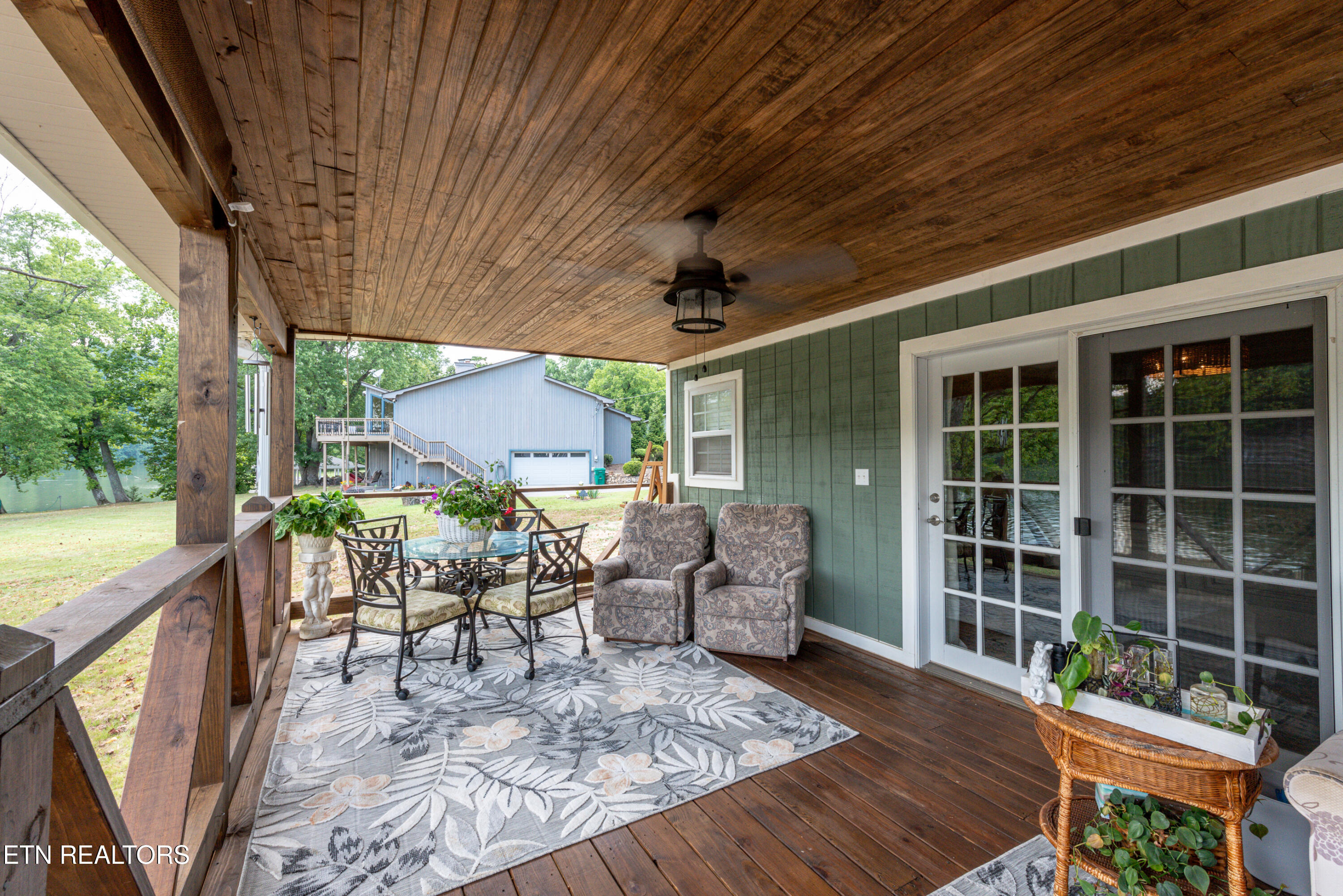 4225 W Lakeview Circle Louisville TN 37777