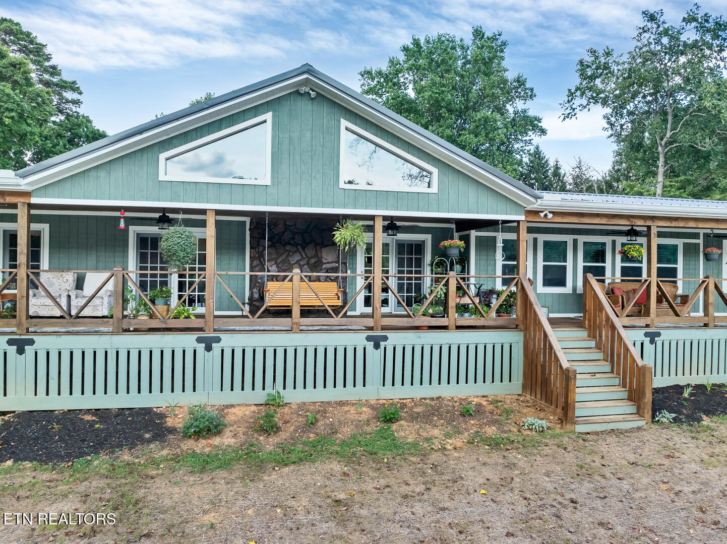 4225 W Lakeview Circle Louisville TN 37777