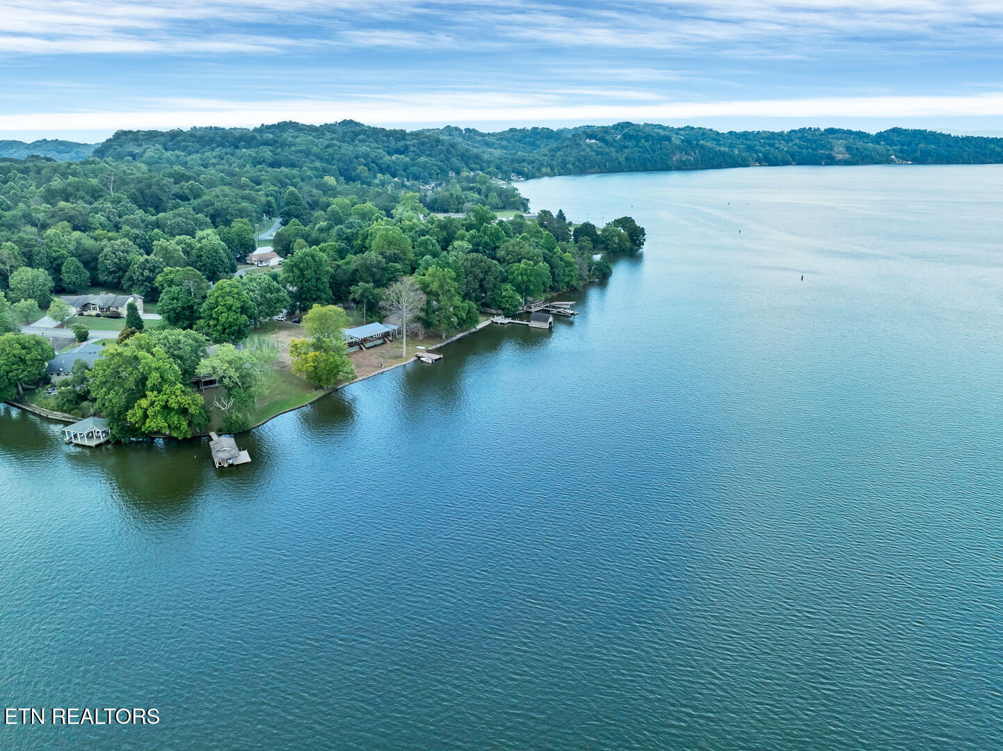 4225 W Lakeview Circle Louisville TN 37777