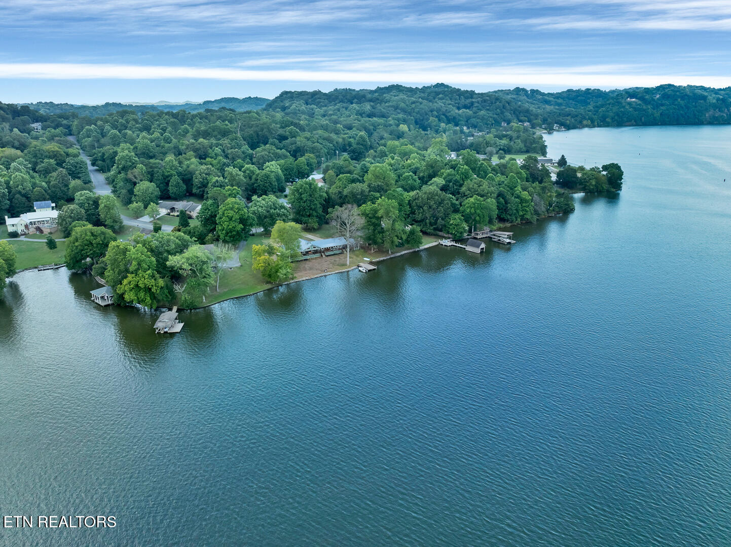 4225 W Lakeview Circle Louisville TN 37777