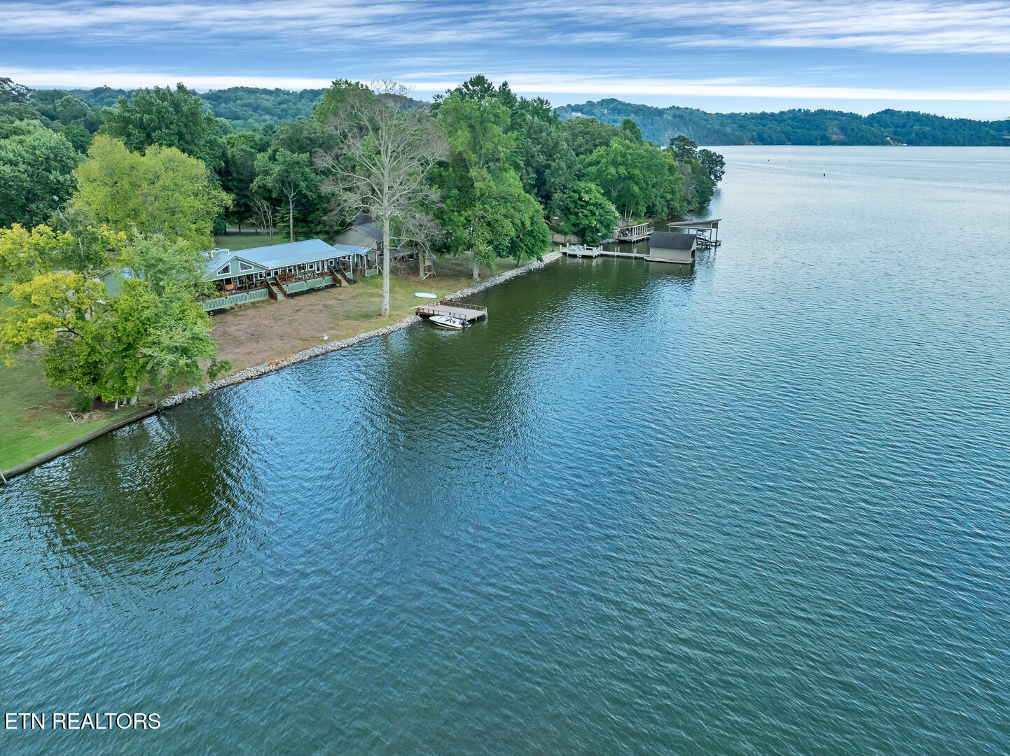 4225 W Lakeview Circle Louisville TN 37777