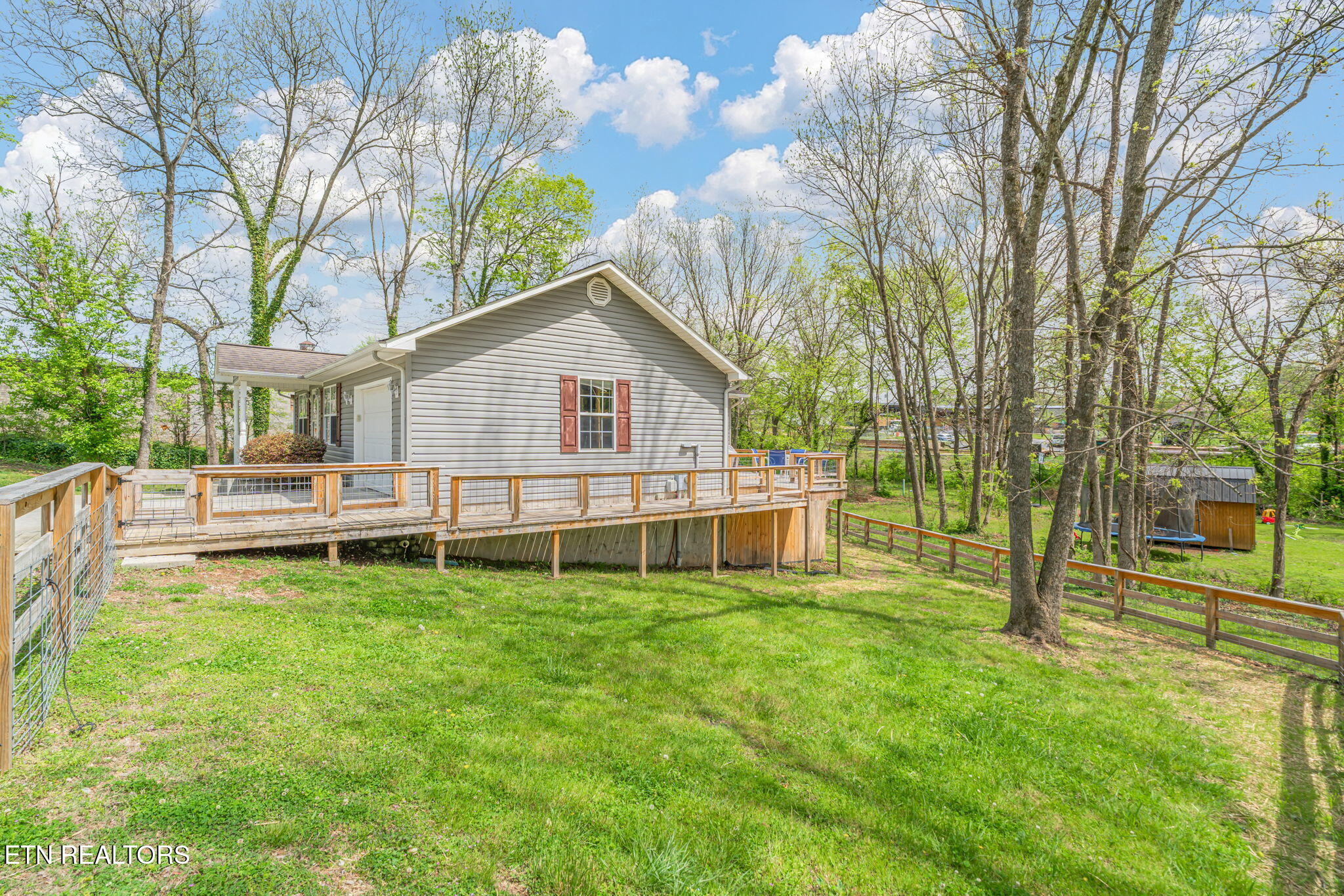 111 Oak Street Athens TN 37303