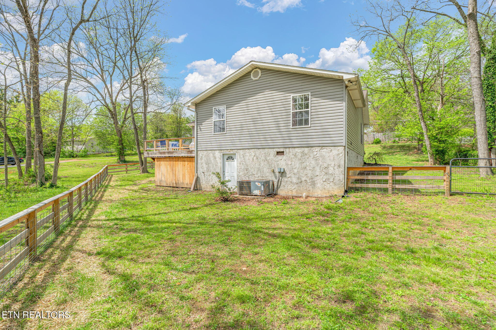 111 Oak Street Athens TN 37303