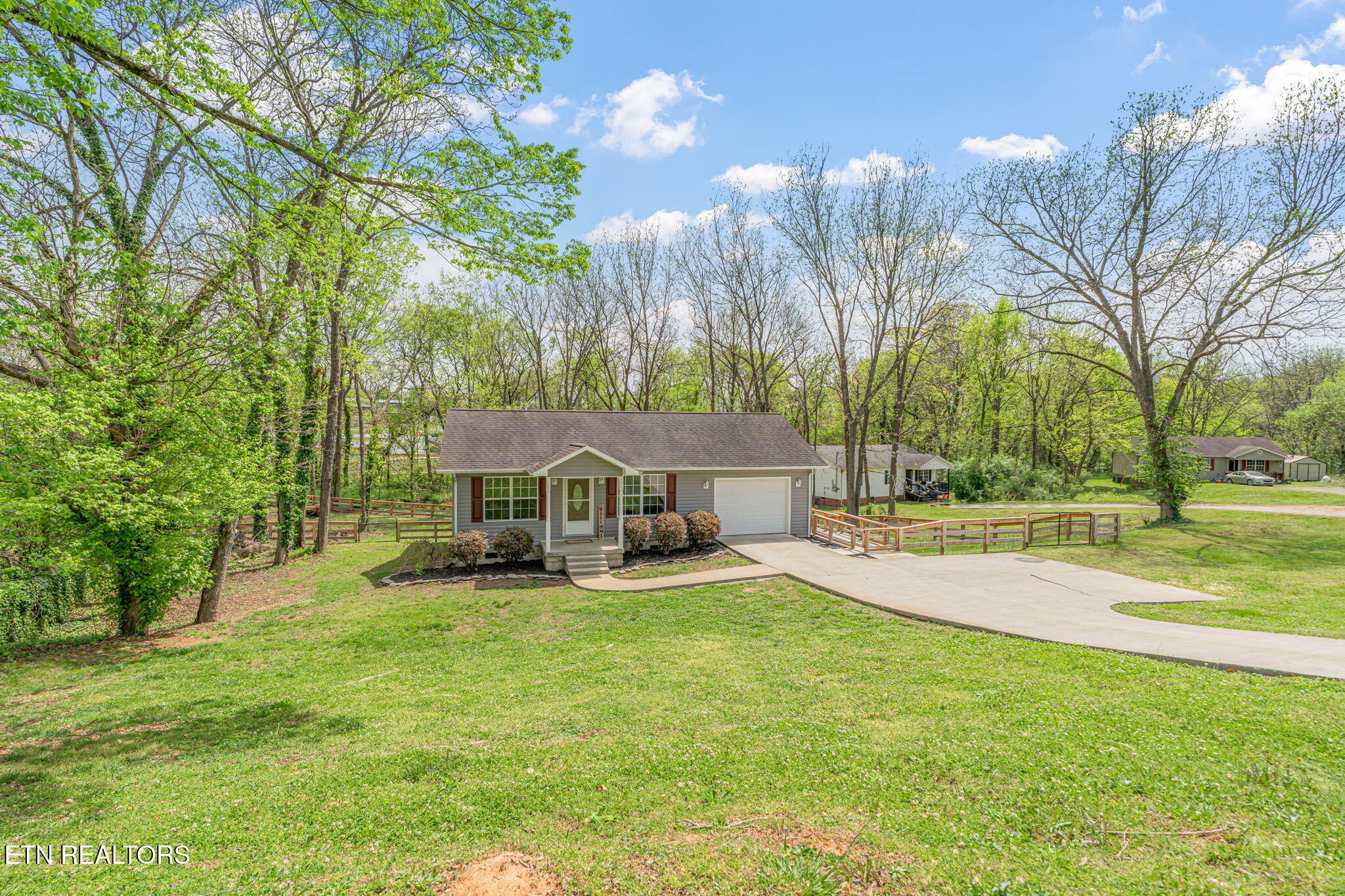 111 Oak Street Athens TN 37303