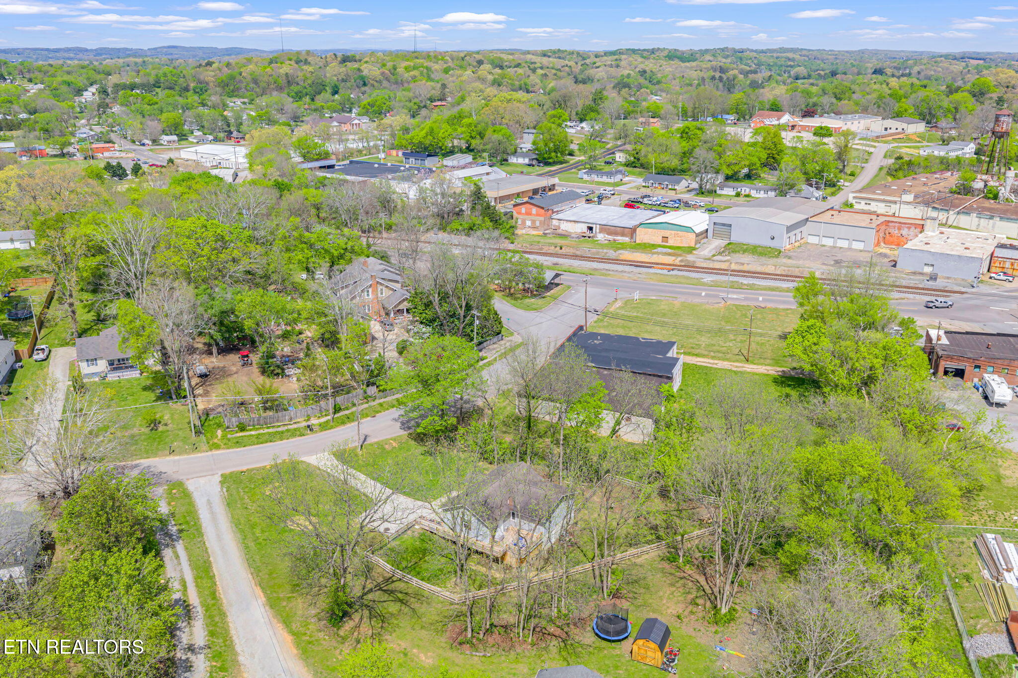 111 Oak Street Athens TN 37303