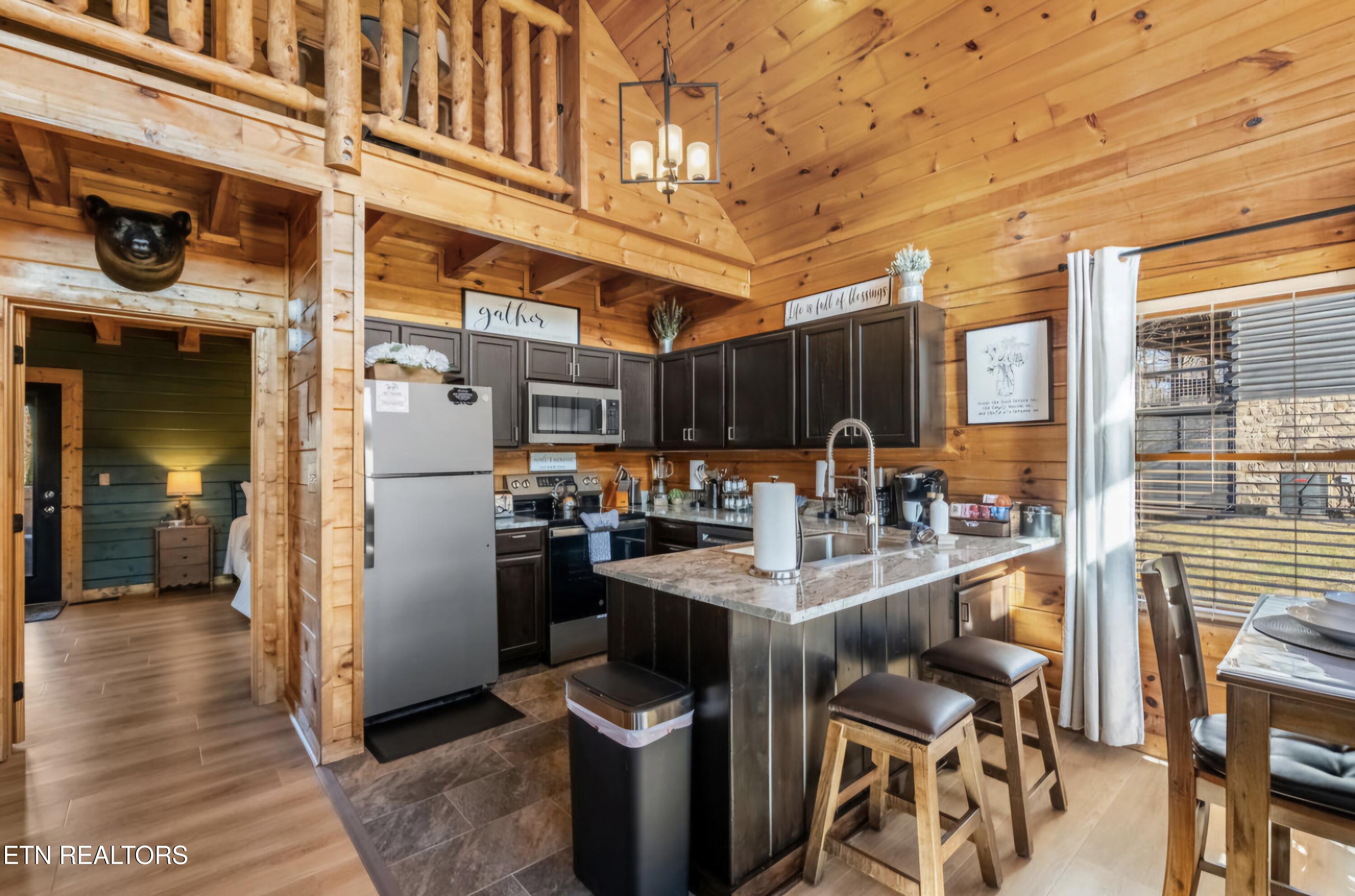 1644 Little Cabin Loop Sevierville TN 37862