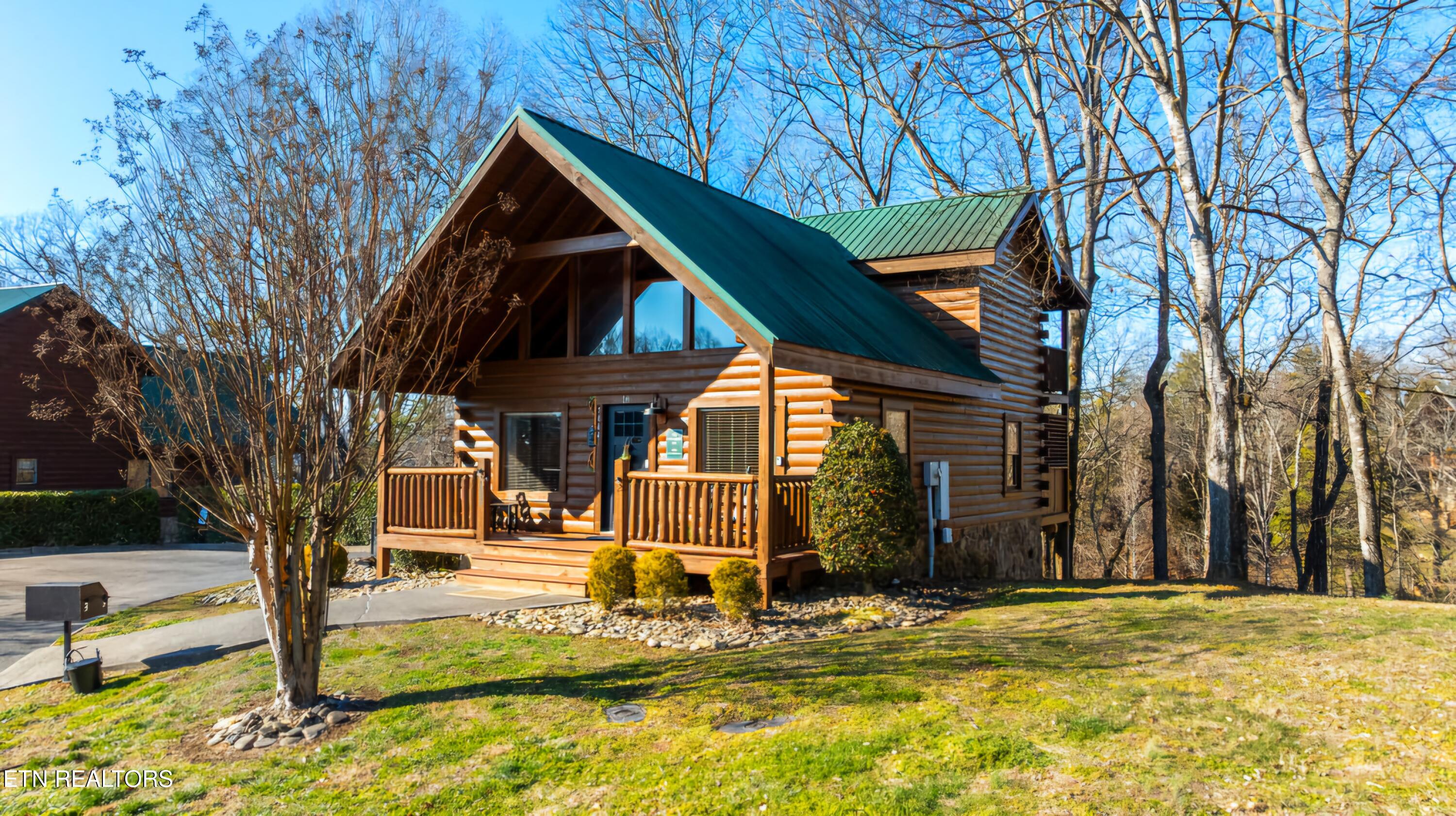 1644 Little Cabin Loop Sevierville TN 37862