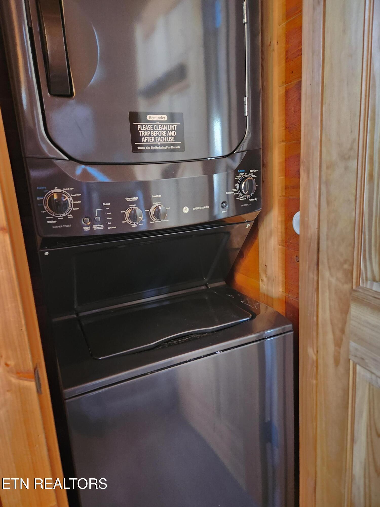 1644 Little Cabin Loop Sevierville TN 37862