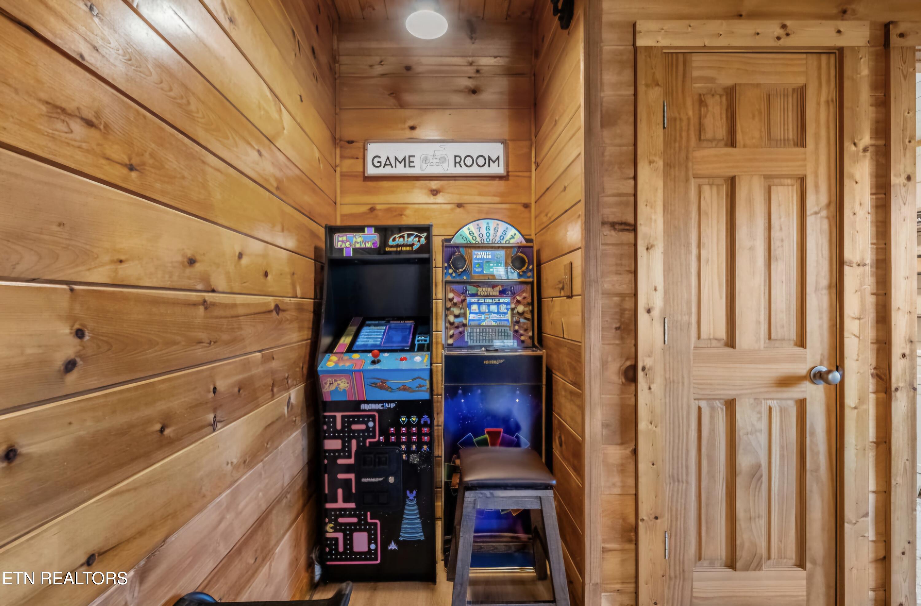 1644 Little Cabin Loop Sevierville TN 37862