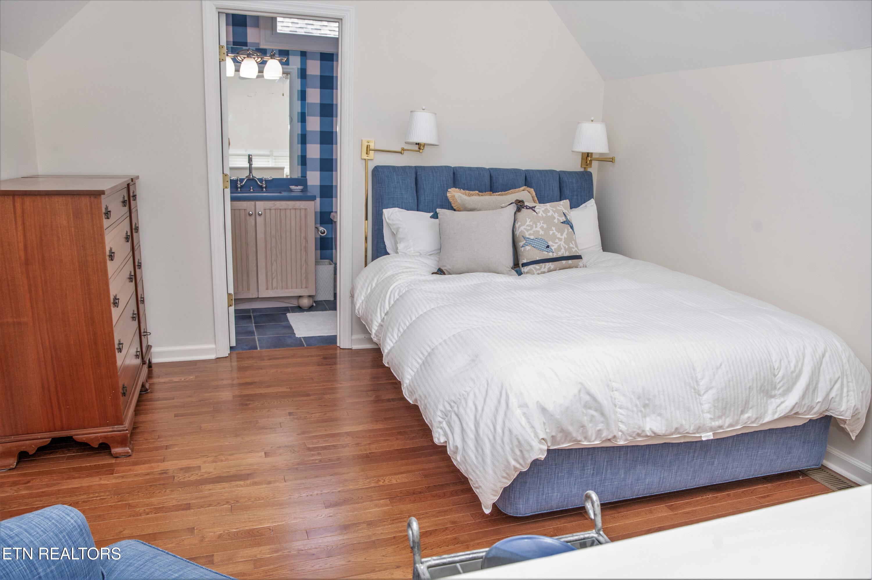 3470 Navigator Point Knoxville TN 37922