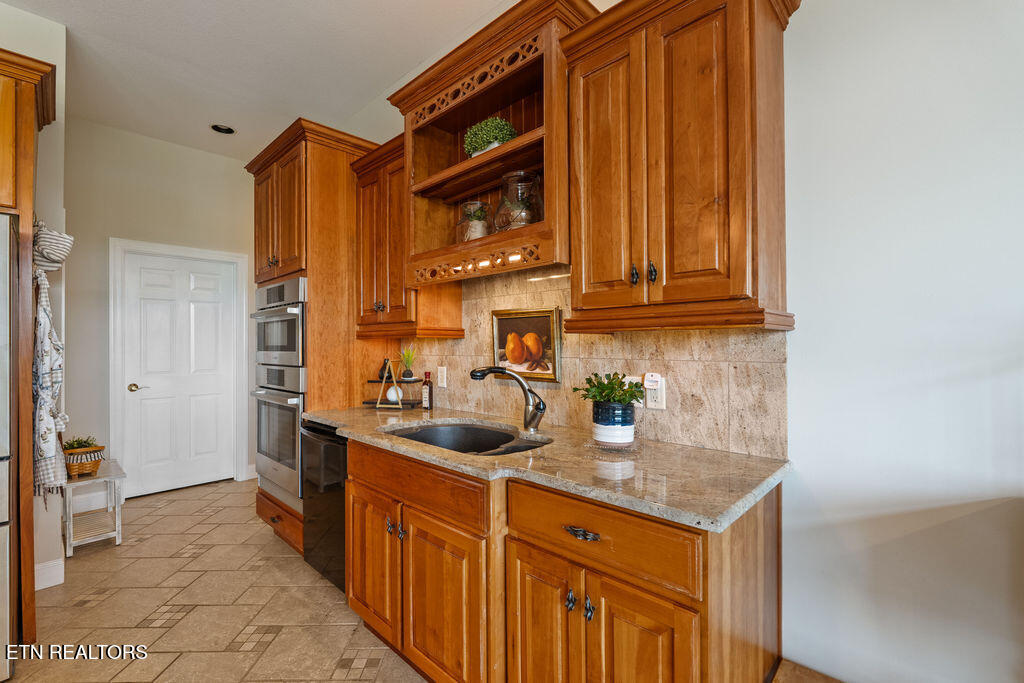 1510 Rarity Bay Parkway Vonore TN 37885
