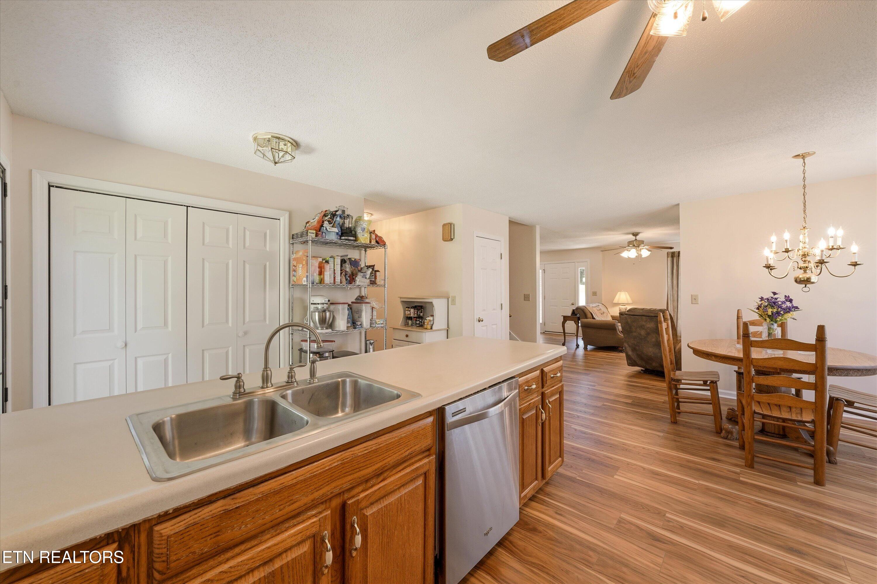2429 Village Lane Athens TN 37303