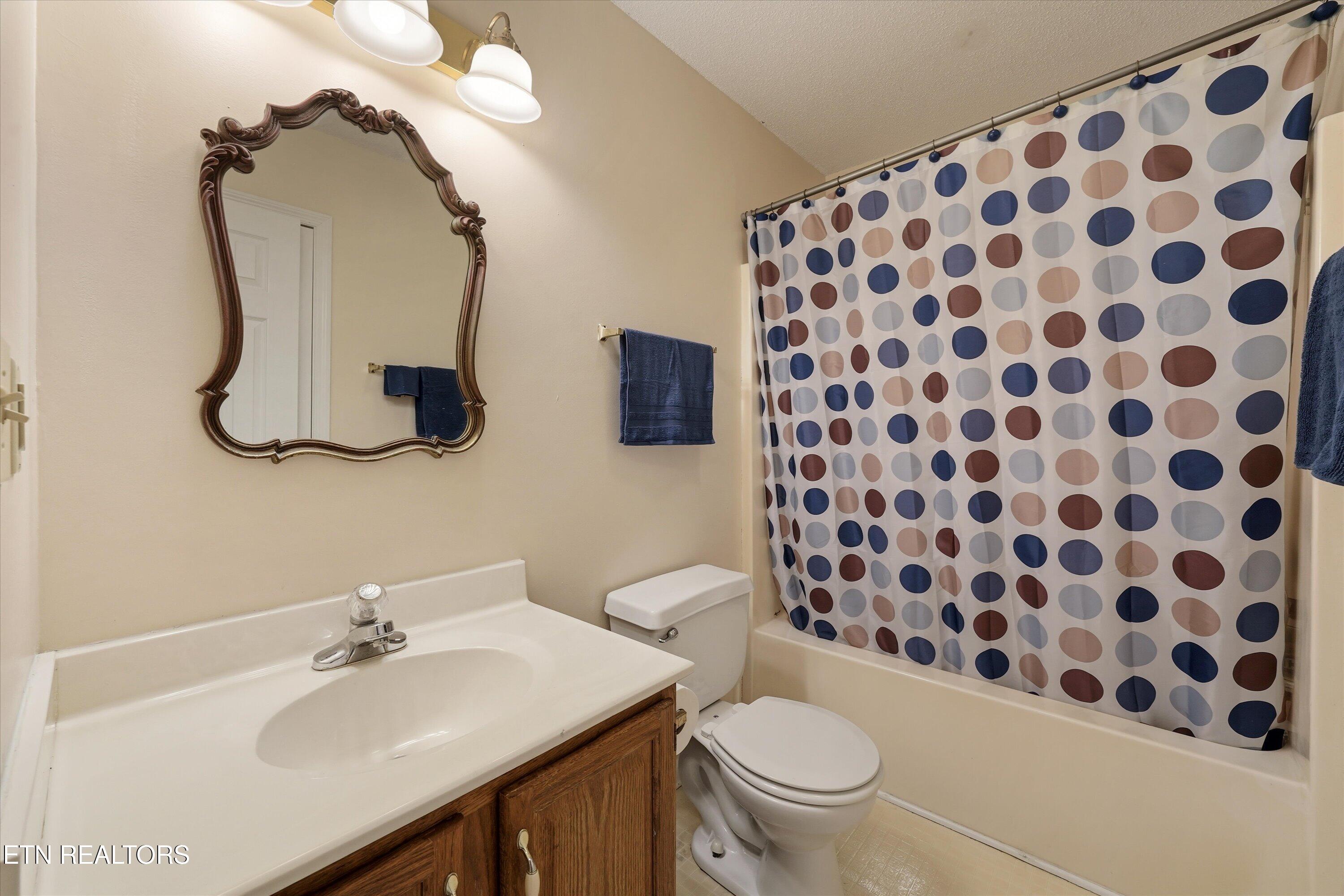 2429 Village Lane Athens TN 37303