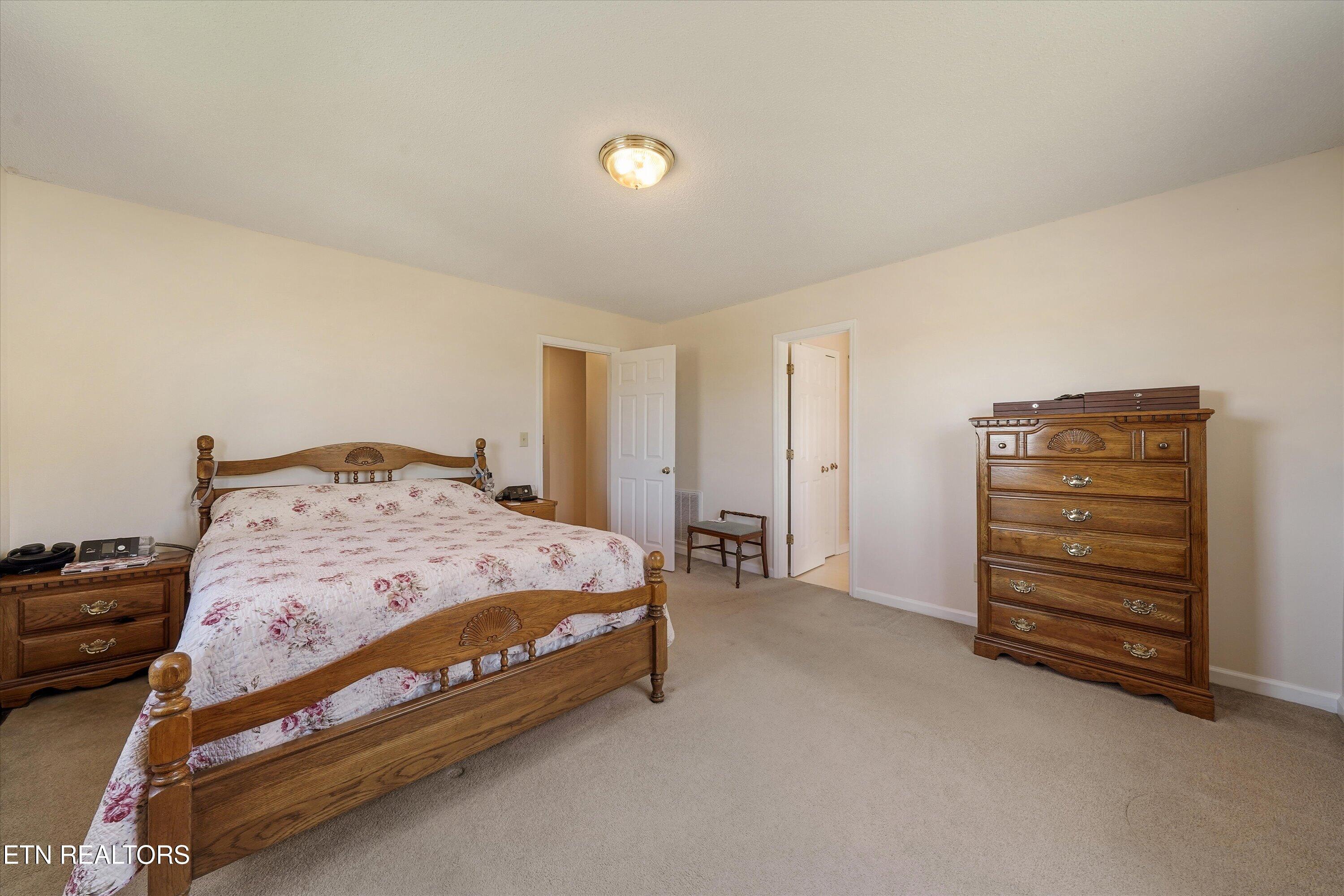 2429 Village Lane Athens TN 37303