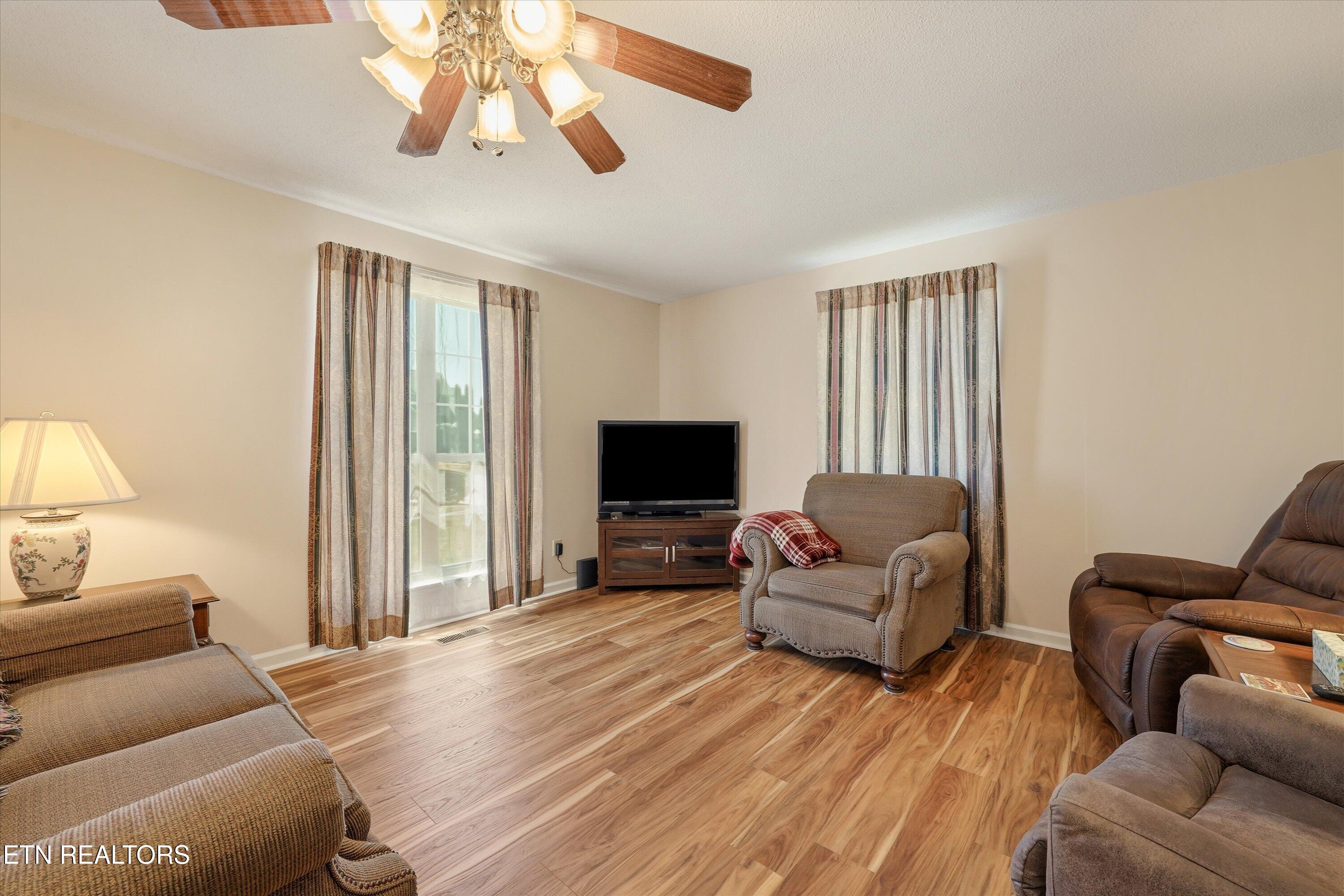 2429 Village Lane Athens TN 37303