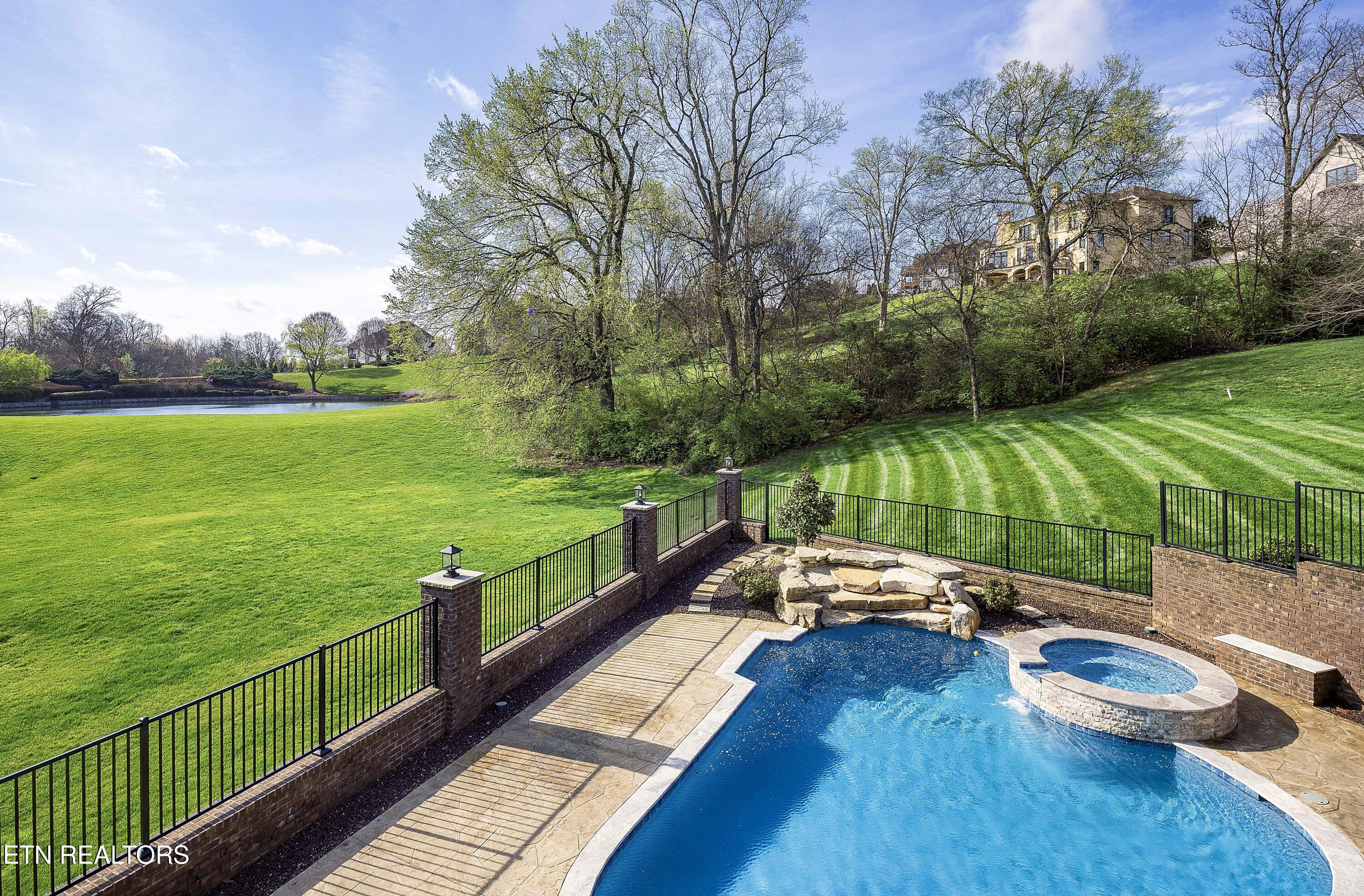 12706 Highwick Circle Knoxville TN 37934