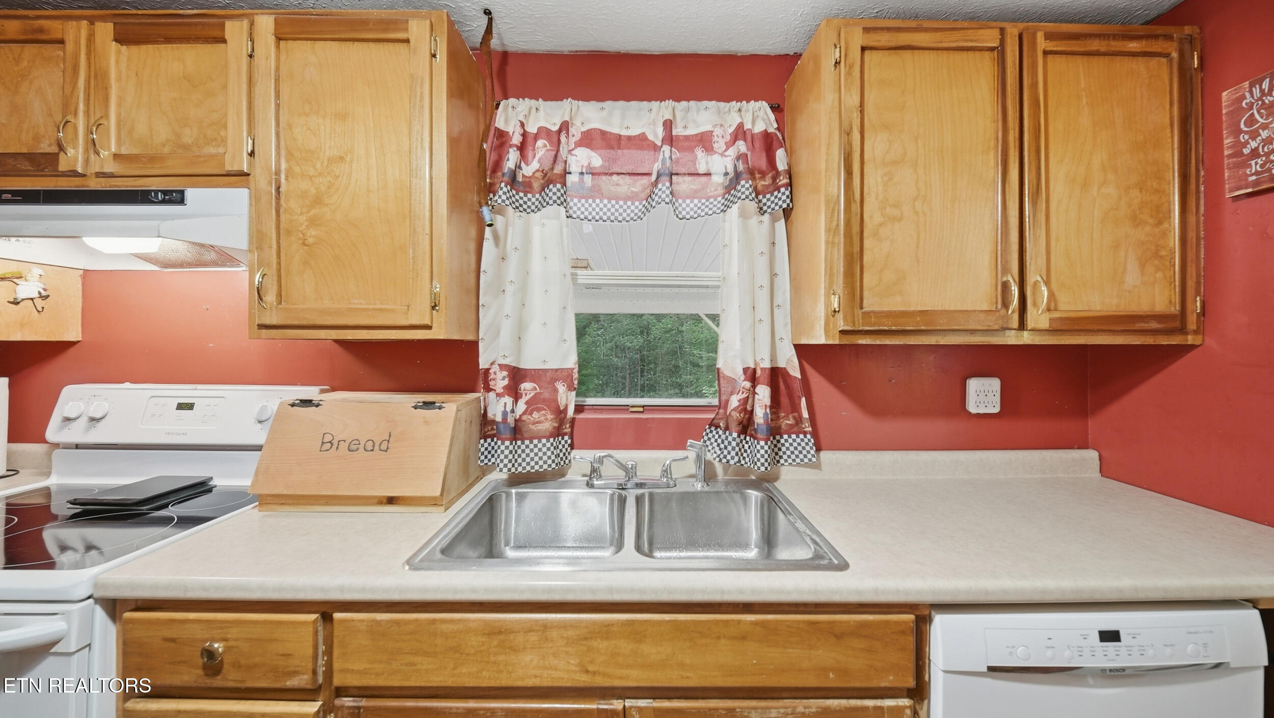 713 Shaddon Road Tellico Plains TN 37385