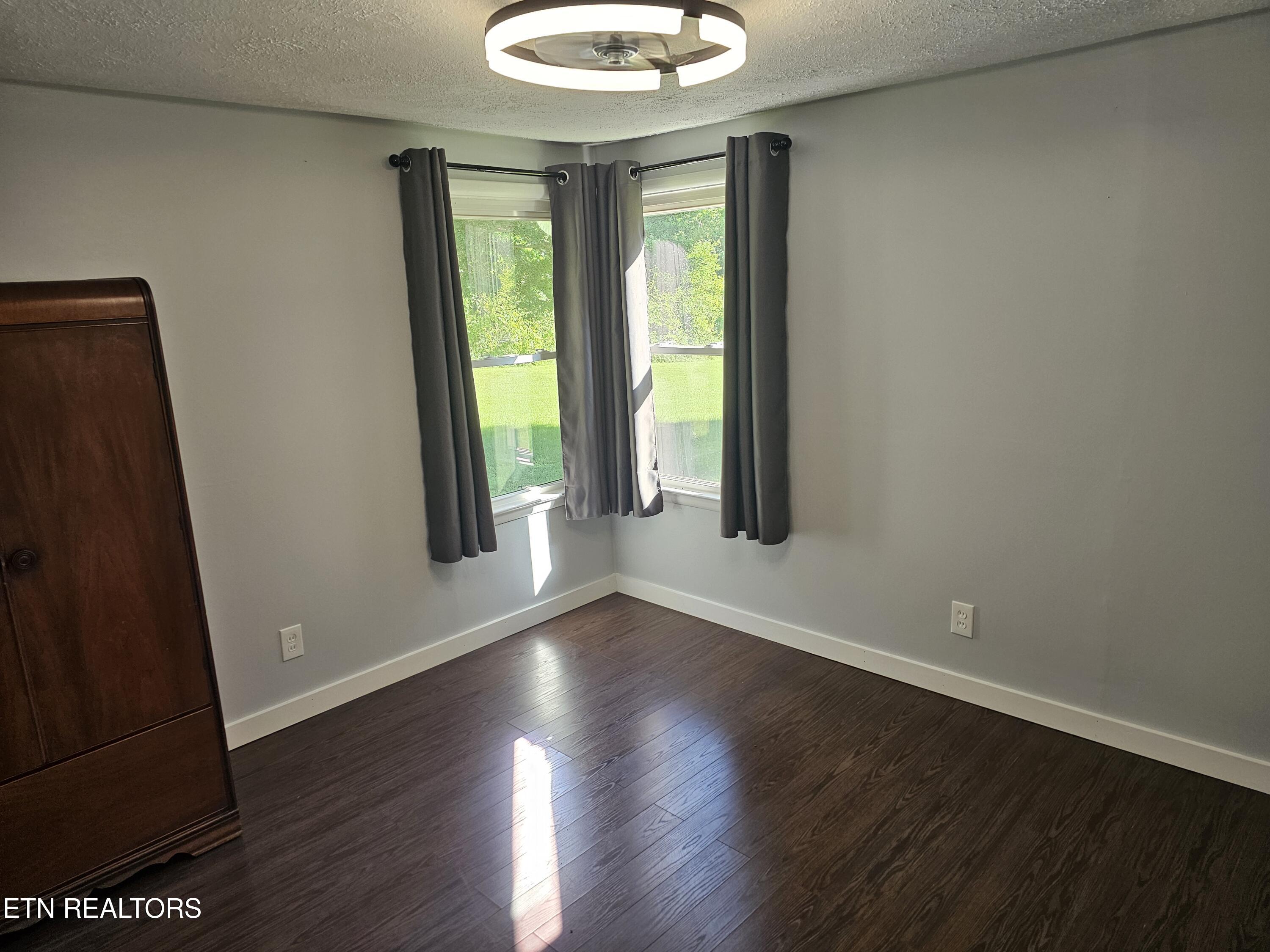 1341 Blockhouse Valley Road Clinton TN 37716