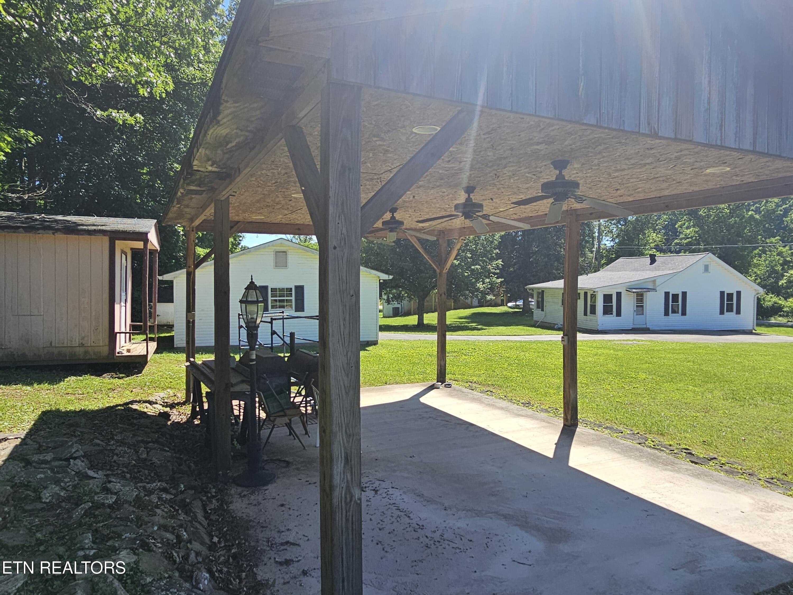 1341 Blockhouse Valley Road Clinton TN 37716