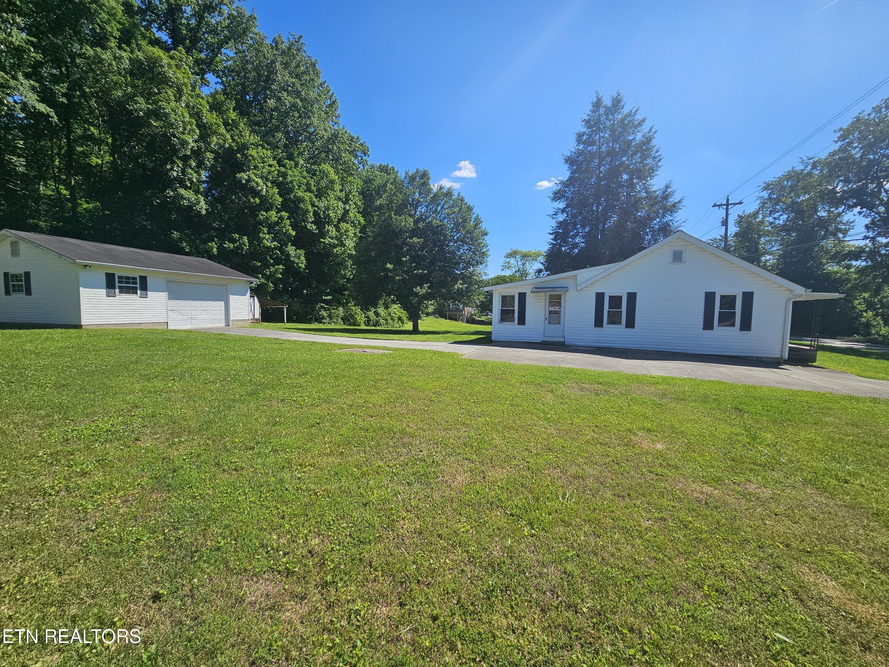 1341 Blockhouse Valley Road Clinton TN 37716