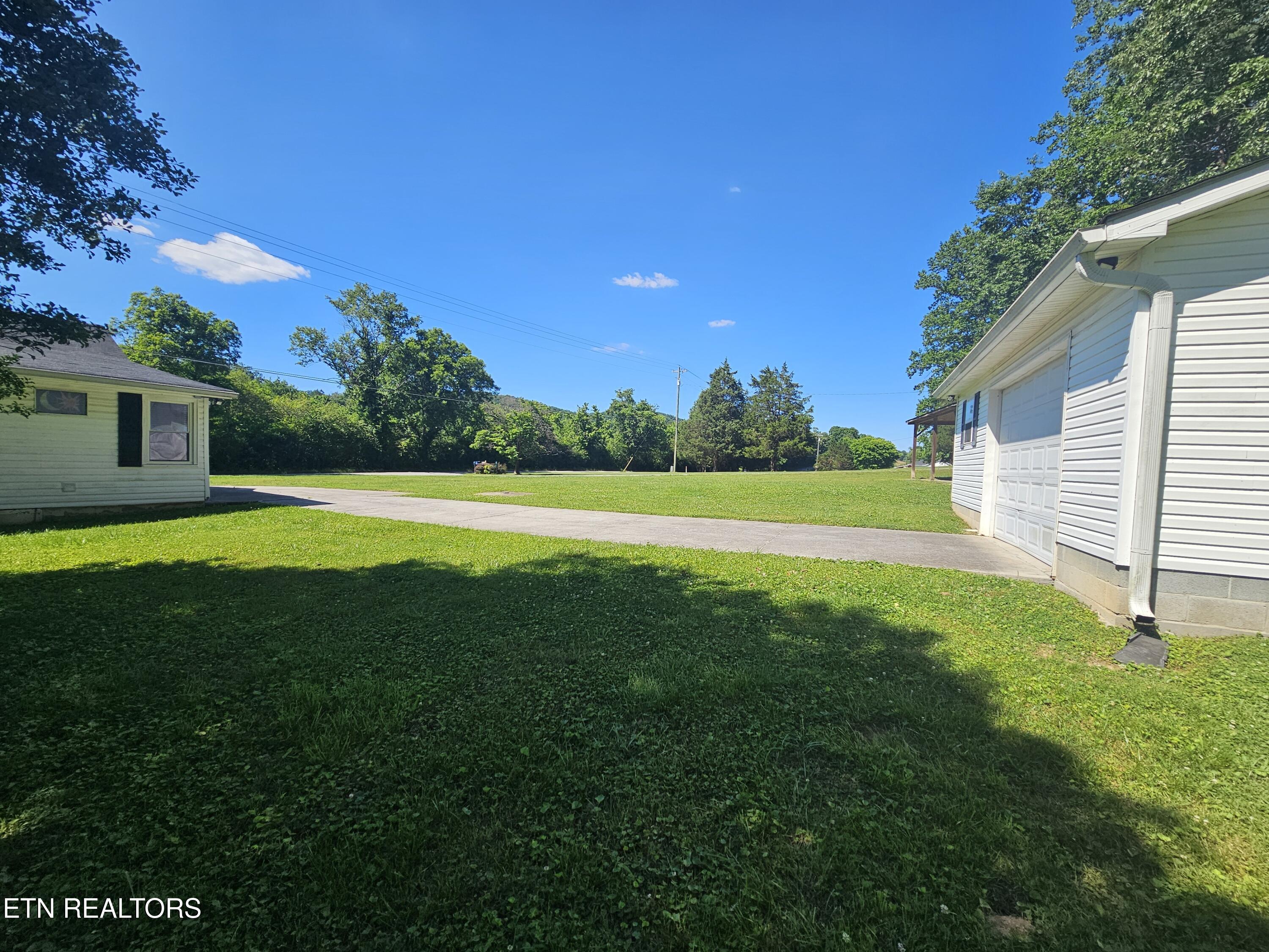 1341 Blockhouse Valley Road Clinton TN 37716