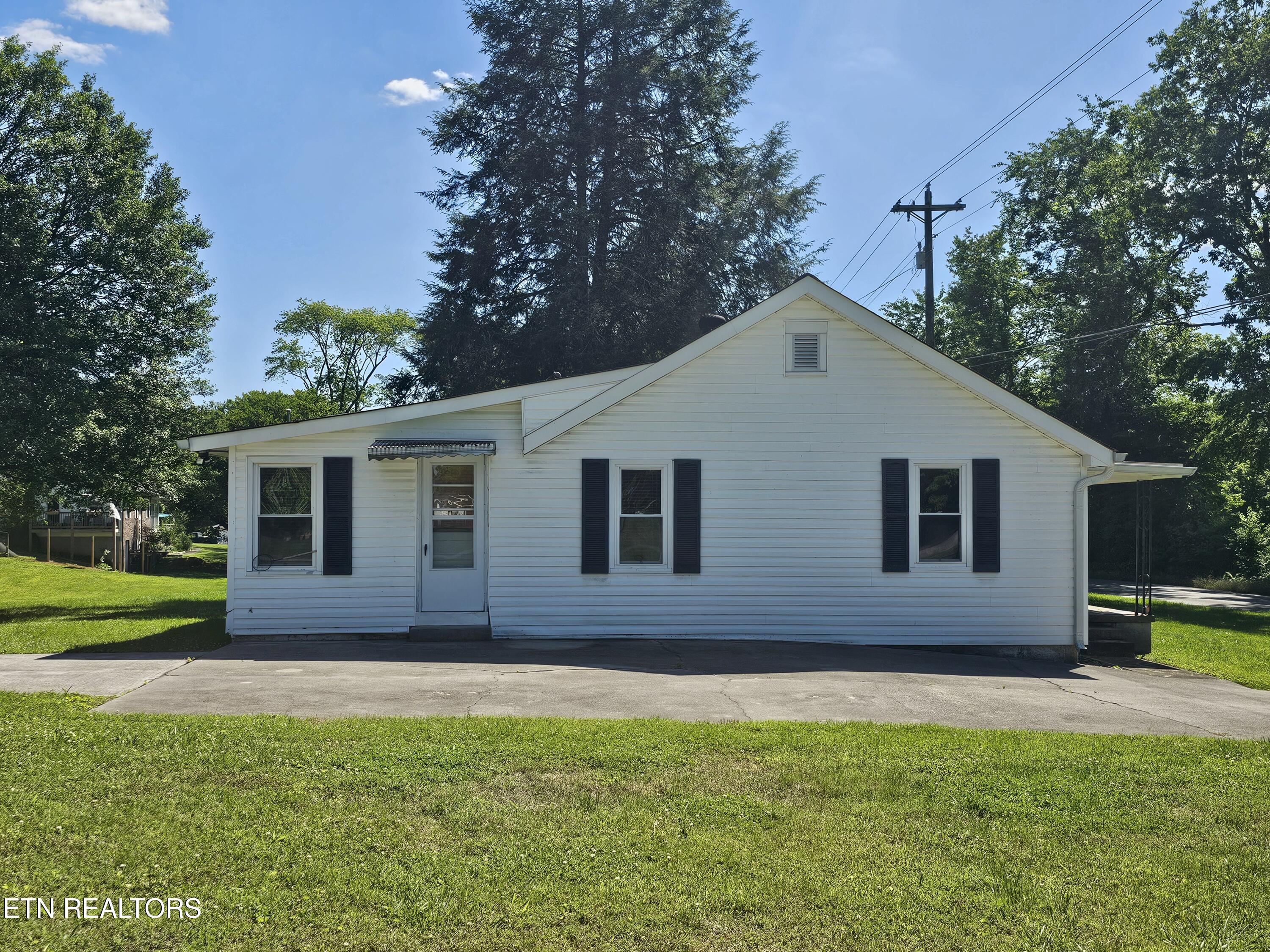 1341 Blockhouse Valley Road Clinton TN 37716
