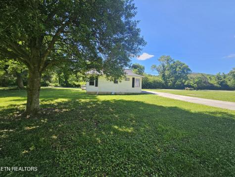 1341 Blockhouse Valley Road Clinton TN 37716