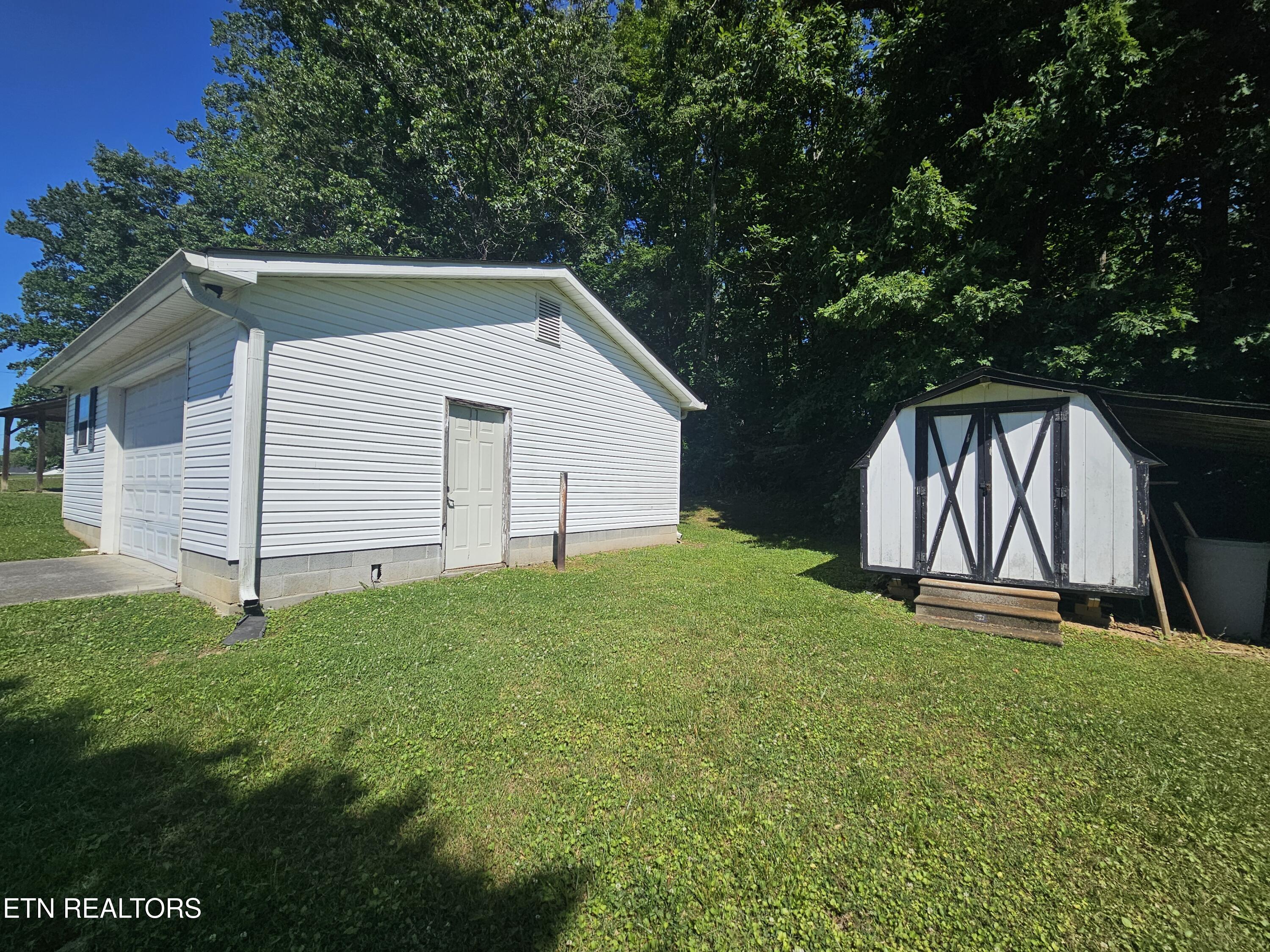 1341 Blockhouse Valley Road Clinton TN 37716