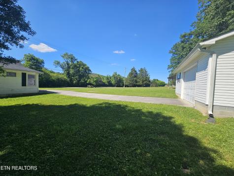 1341 Blockhouse Valley Road Clinton TN 37716