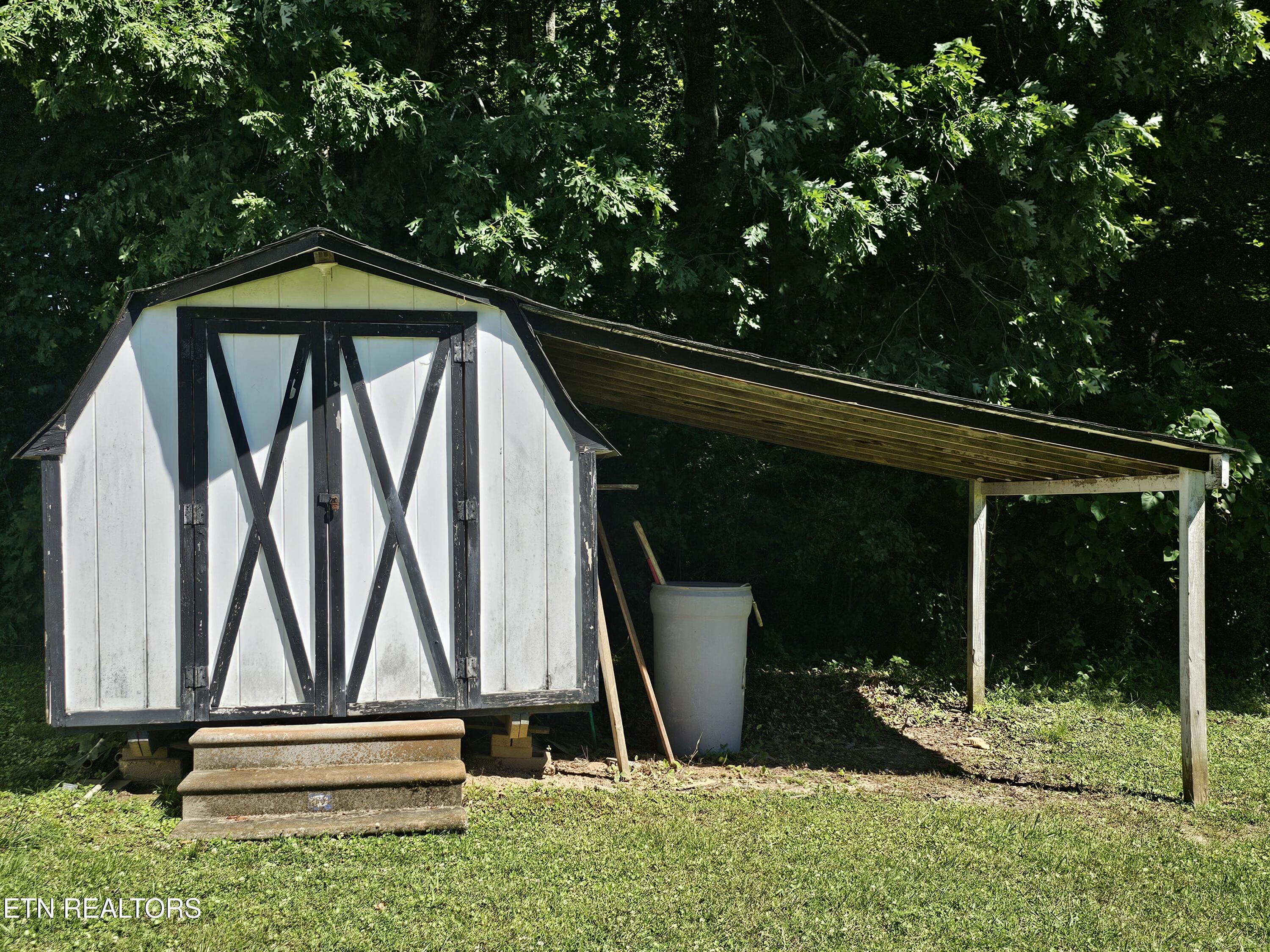 1341 Blockhouse Valley Road Clinton TN 37716