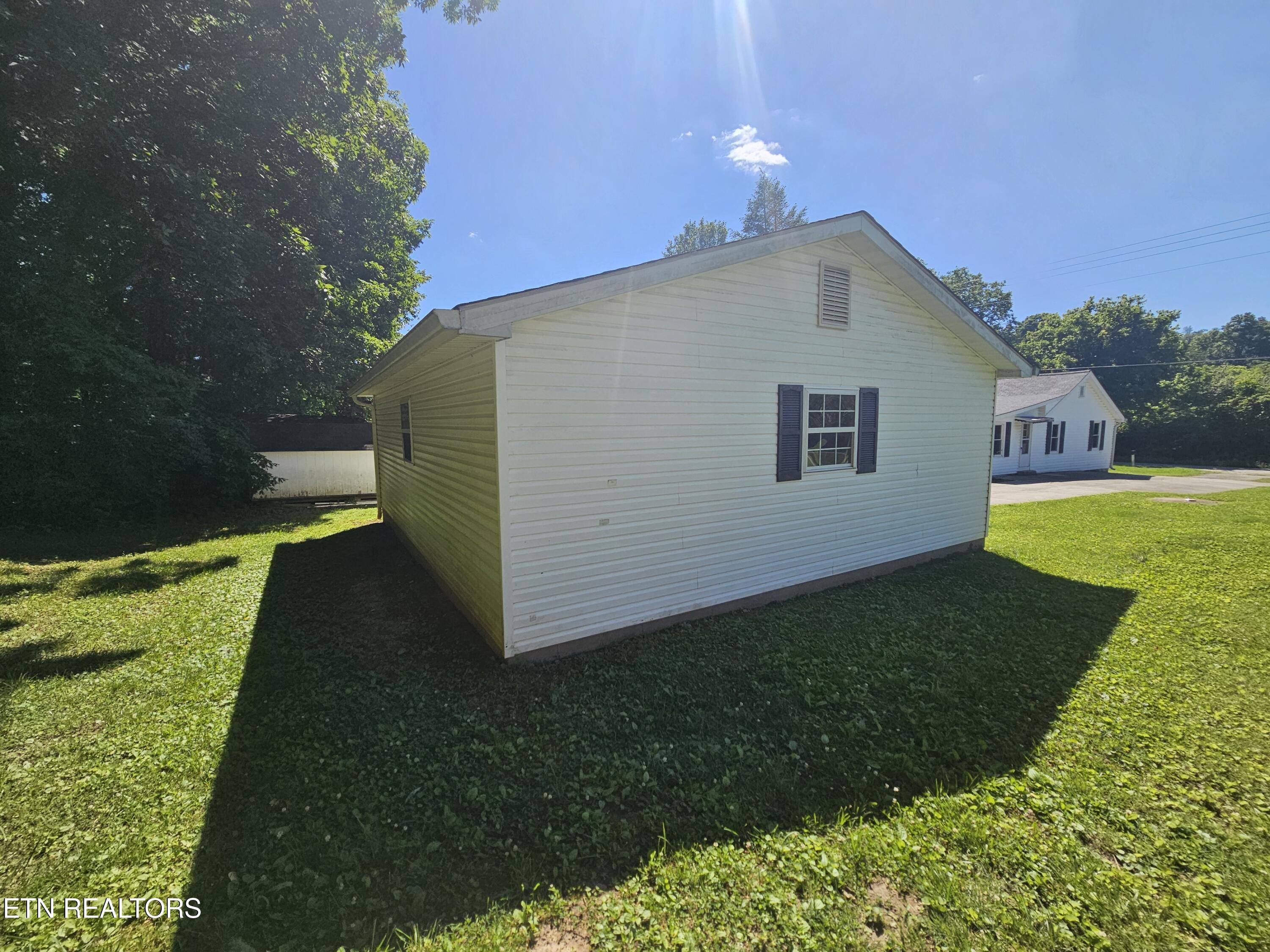 1341 Blockhouse Valley Road Clinton TN 37716