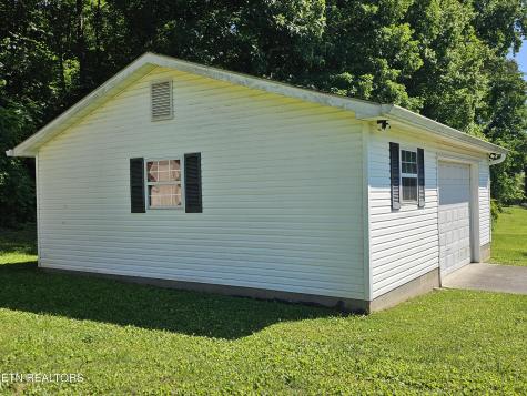 1341 Blockhouse Valley Road Clinton TN 37716