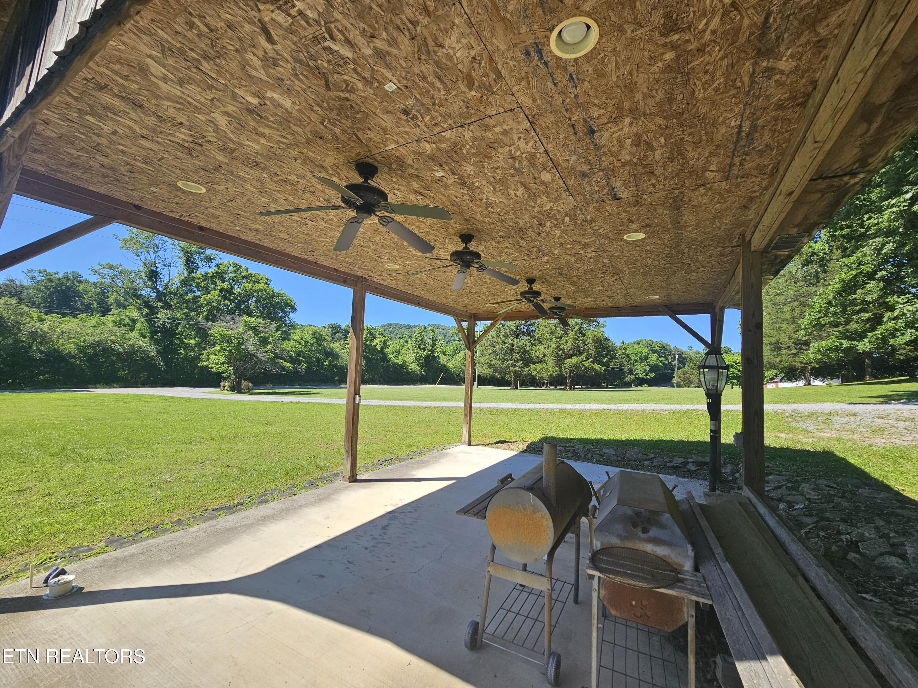 1341 Blockhouse Valley Road Clinton TN 37716
