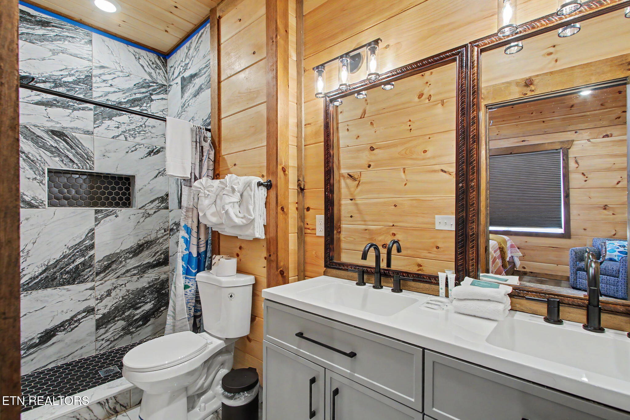 1124 Sanctuary Shores Way Sevierville TN 37876
