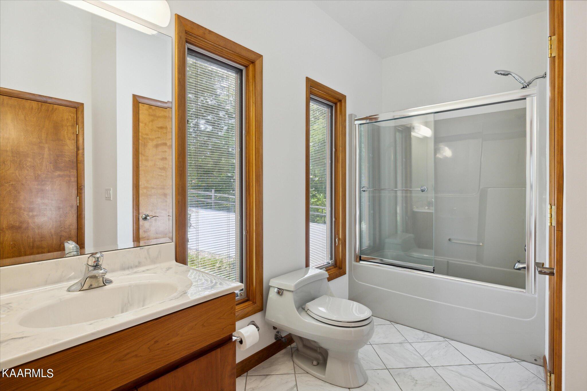 725 Riveredge Lane Dandridge TN 37725