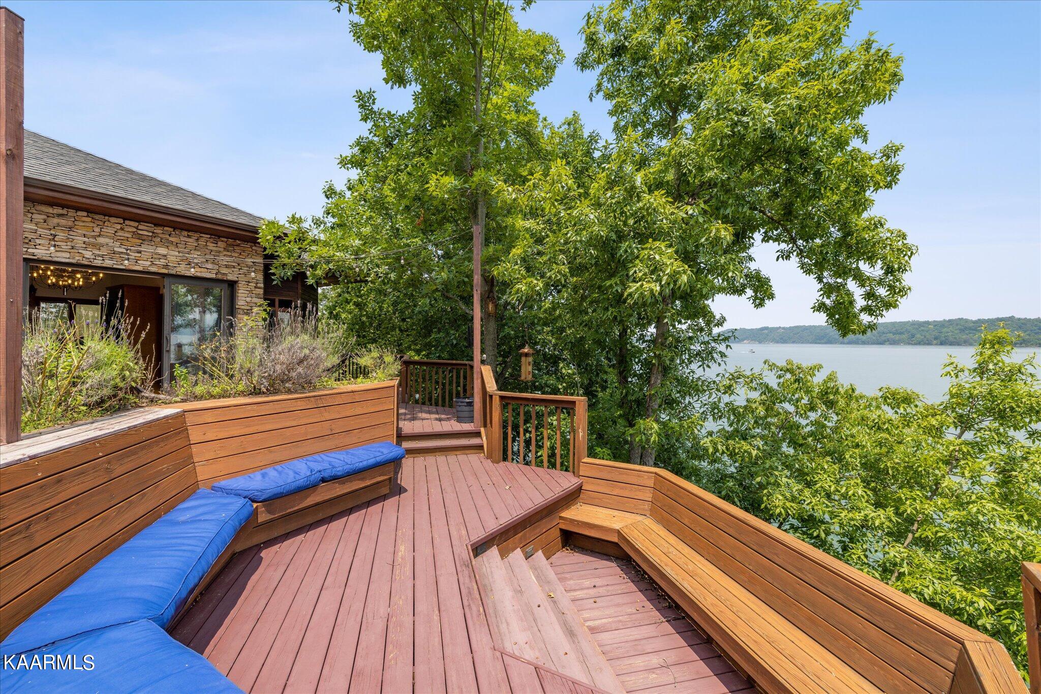 725 Riveredge Lane Dandridge TN 37725