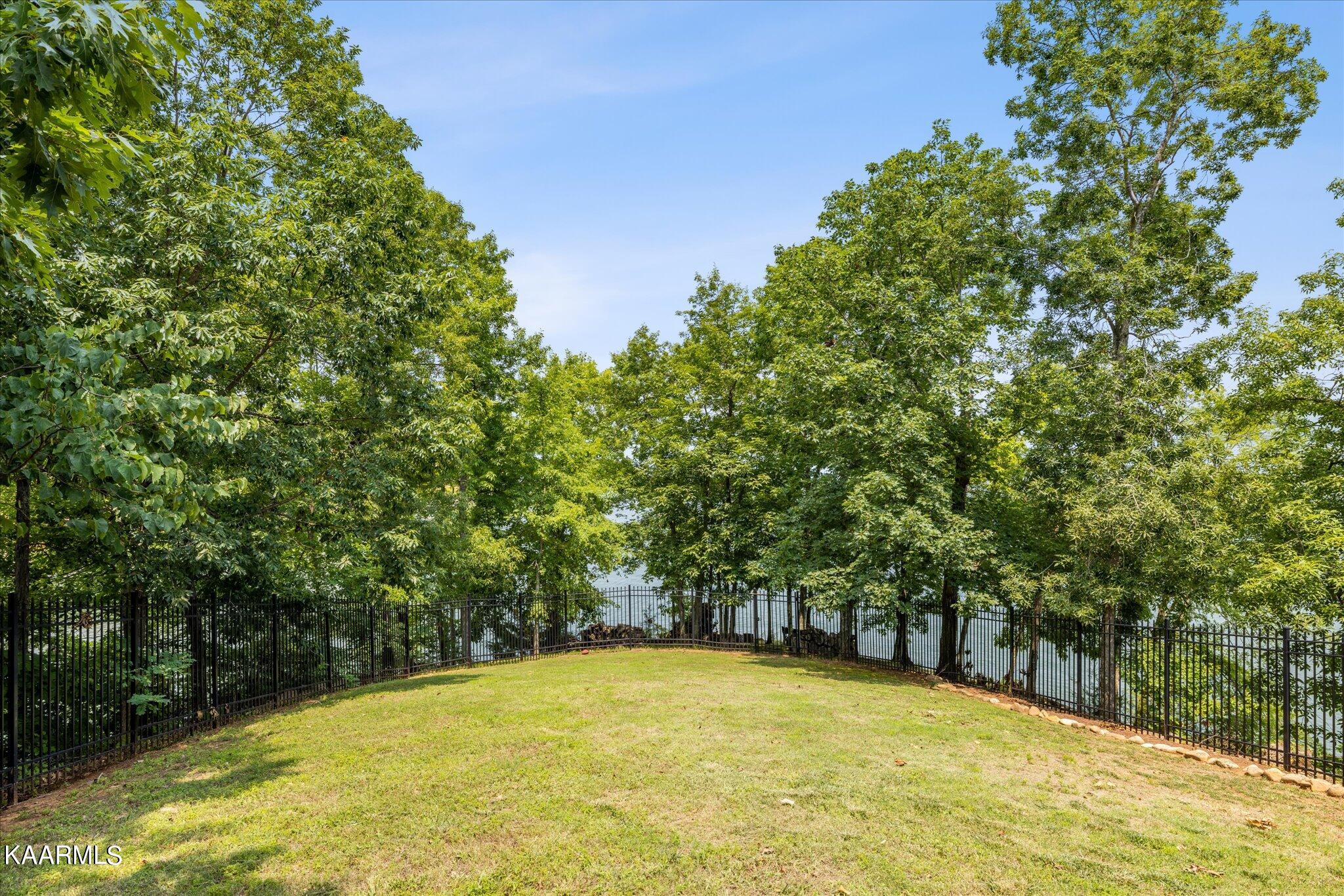 725 Riveredge Lane Dandridge TN 37725