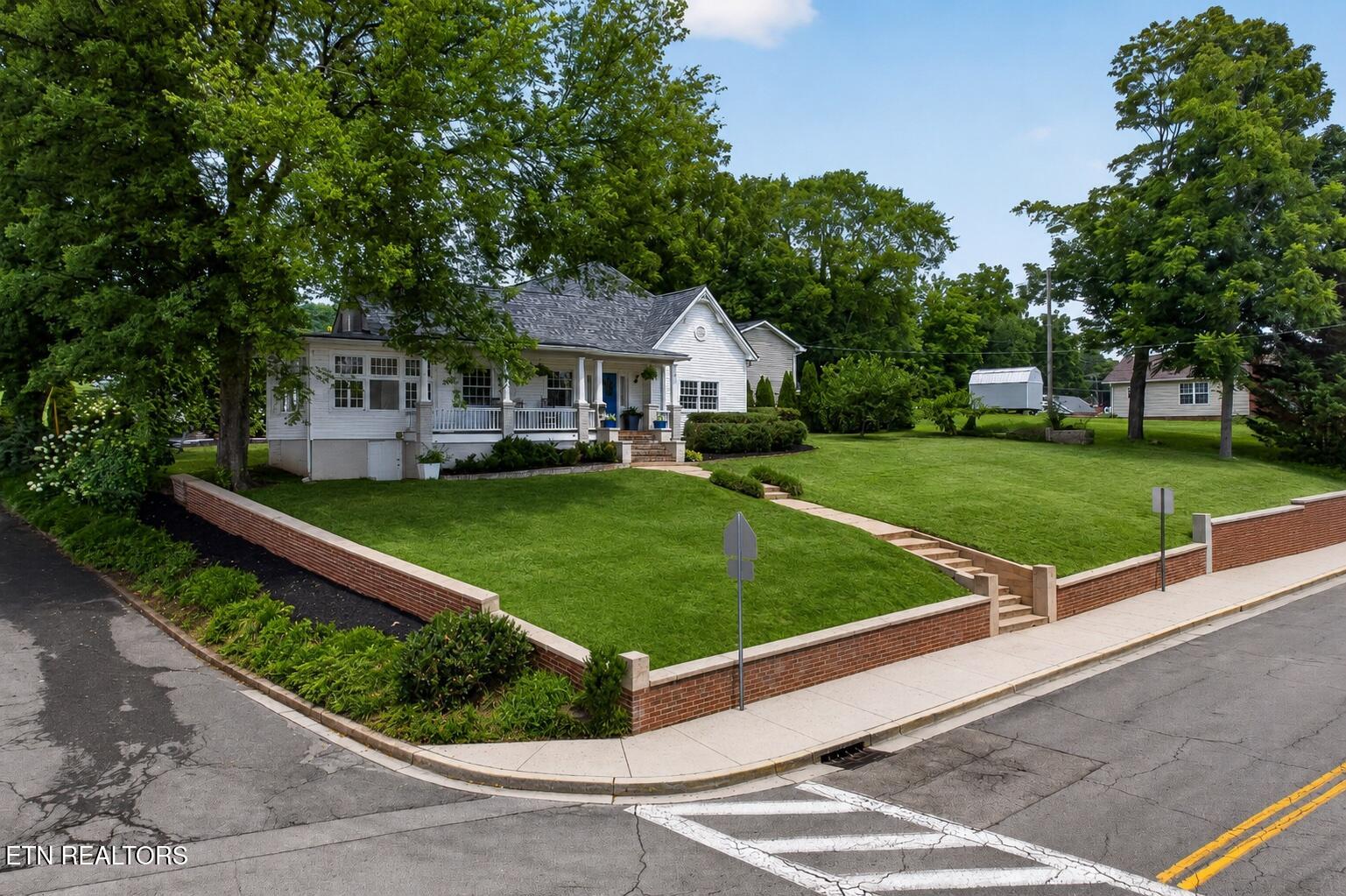 300 N Hicks Street Clinton TN 37716