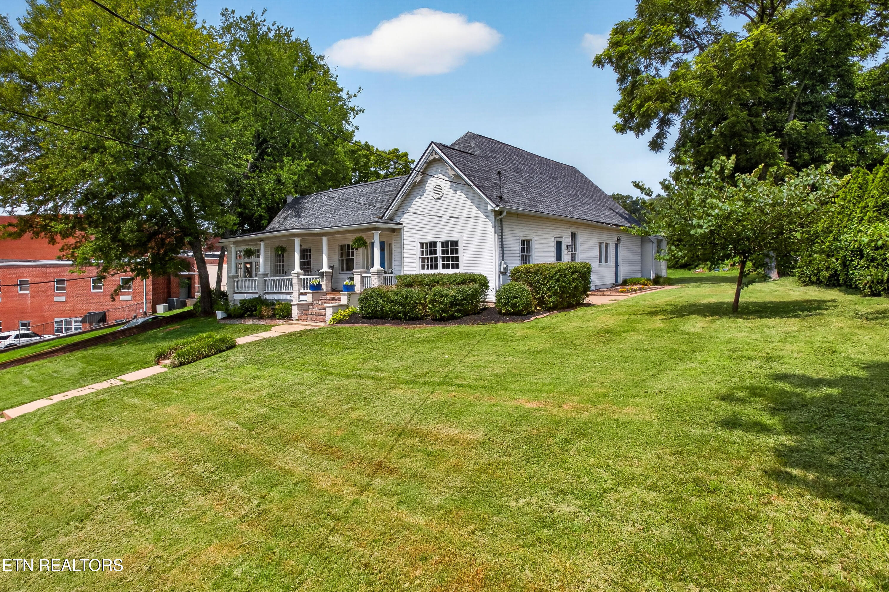 300 N Hicks Street Clinton TN 37716