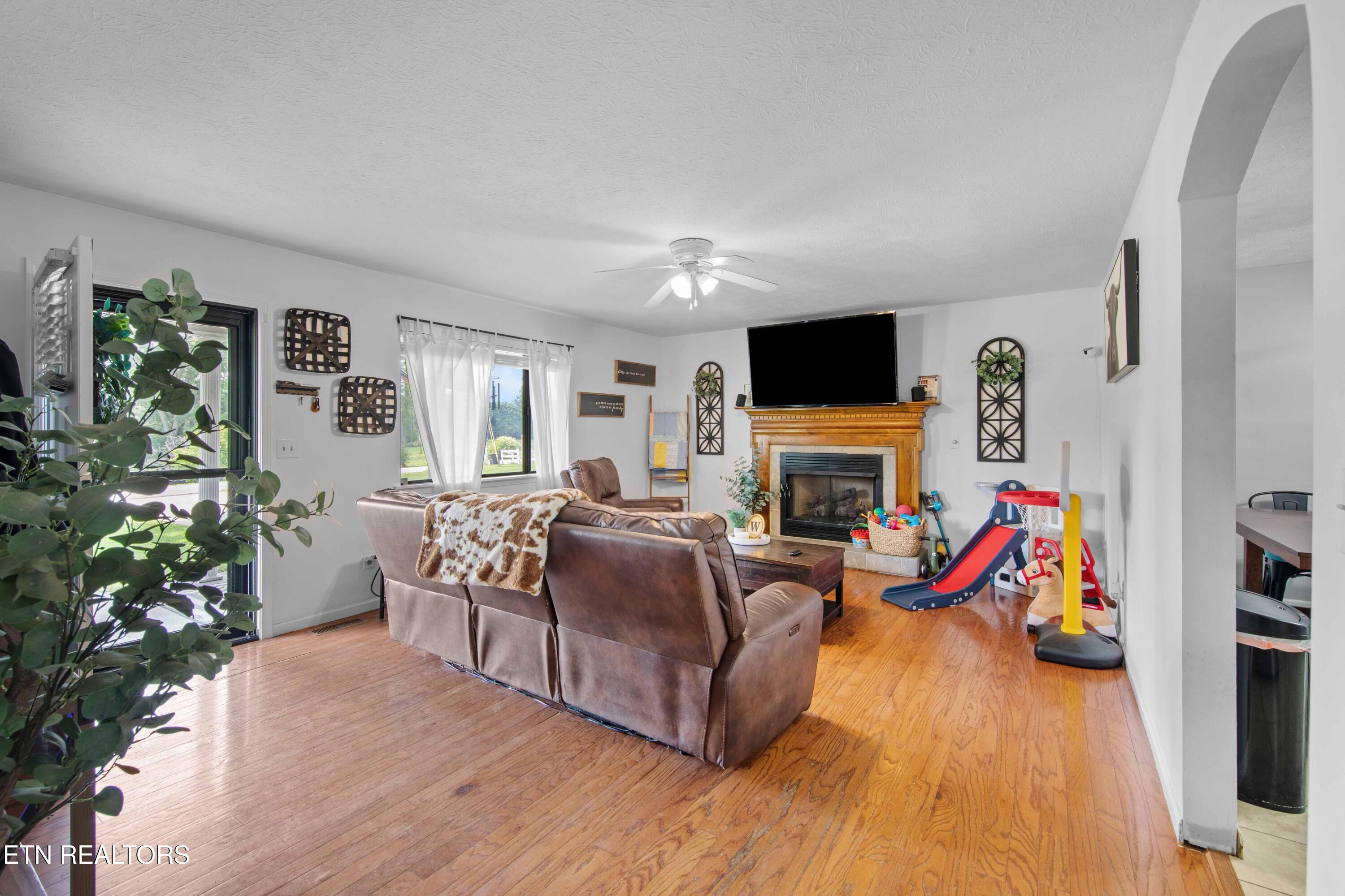 509 Camp Ridge Road Lafollette TN 37766