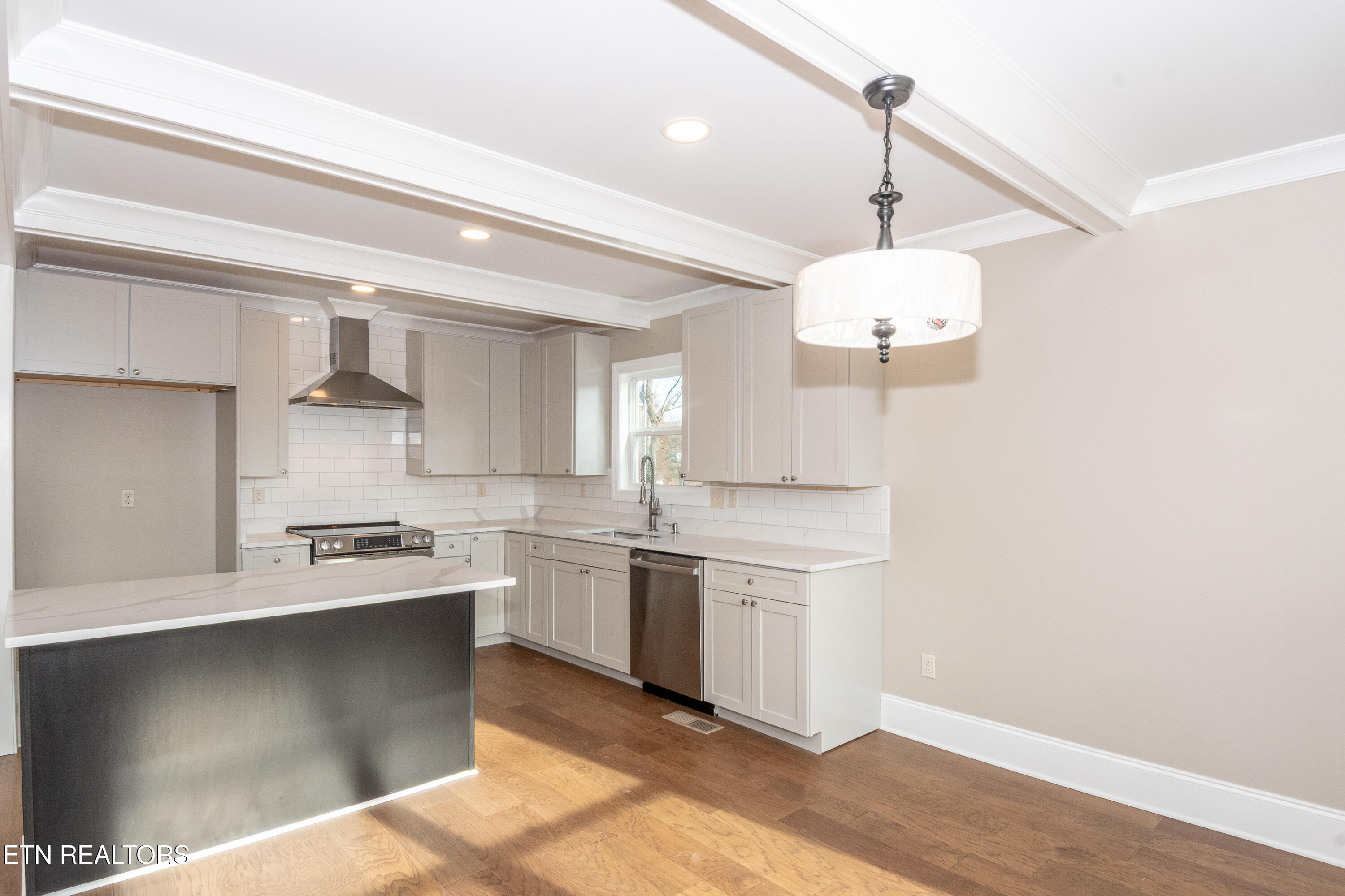 308 W Hill Avenue Friendsville TN 37737
