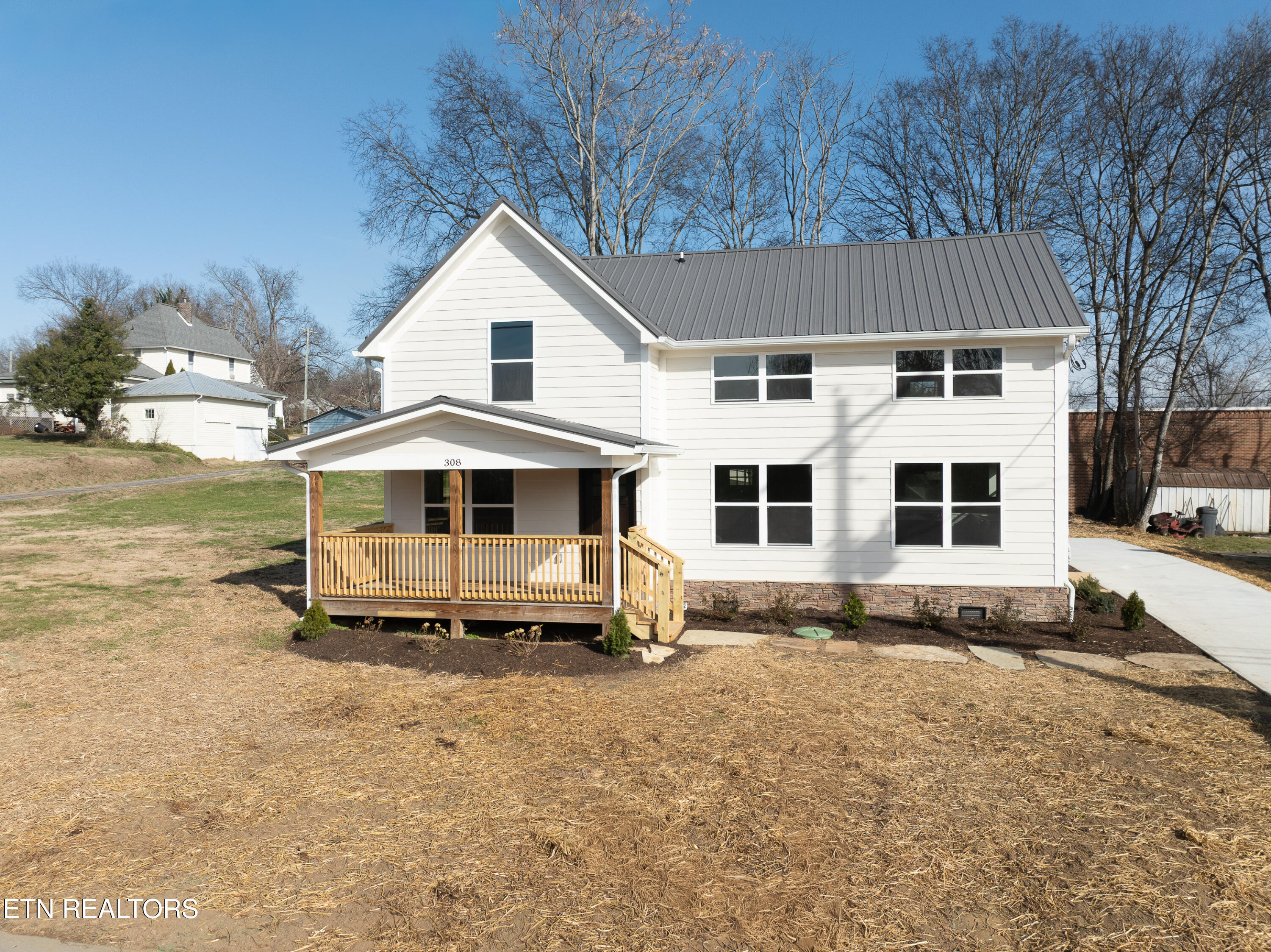 308 W Hill Avenue Friendsville TN 37737