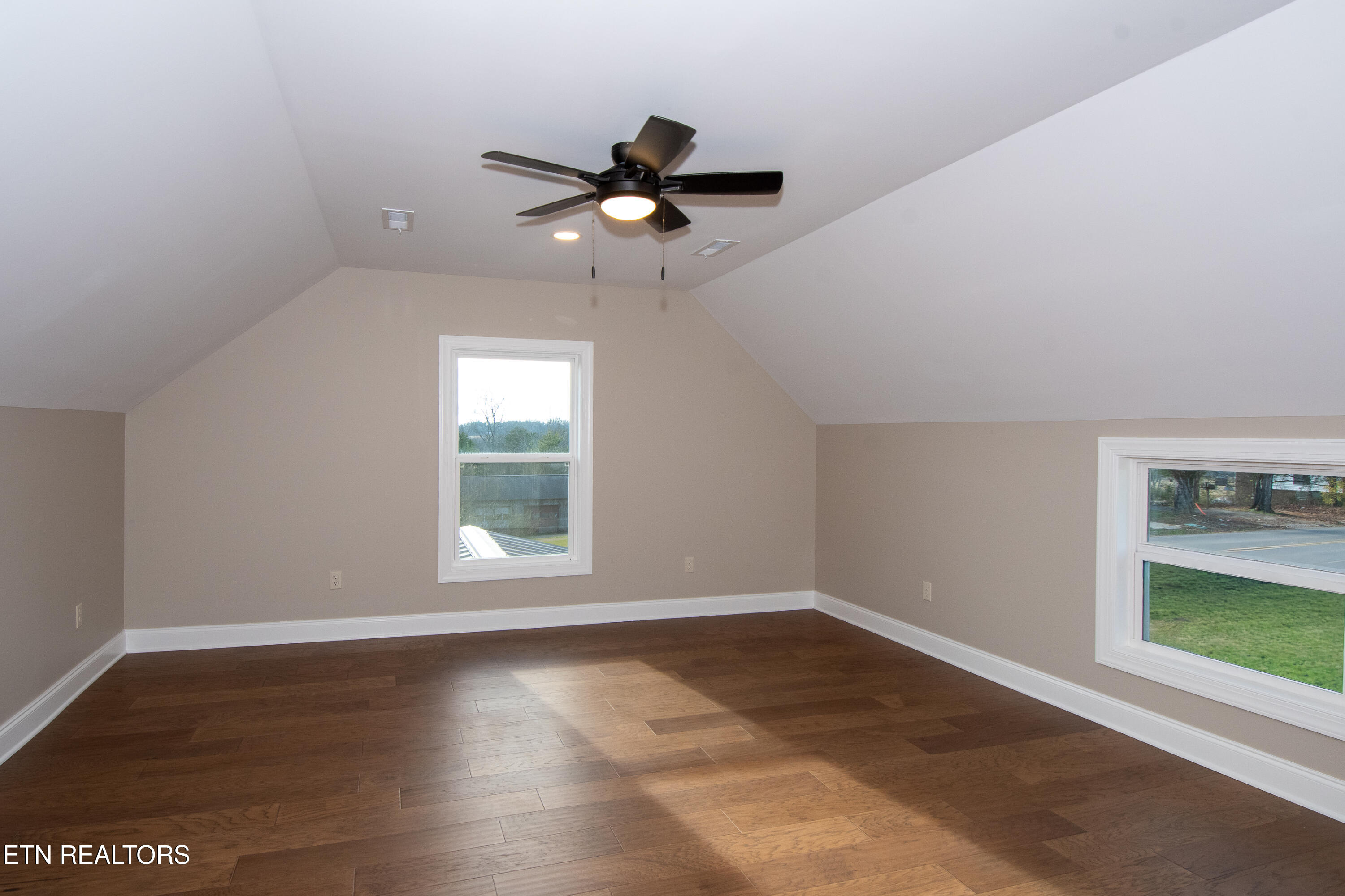 308 W Hill Avenue Friendsville TN 37737
