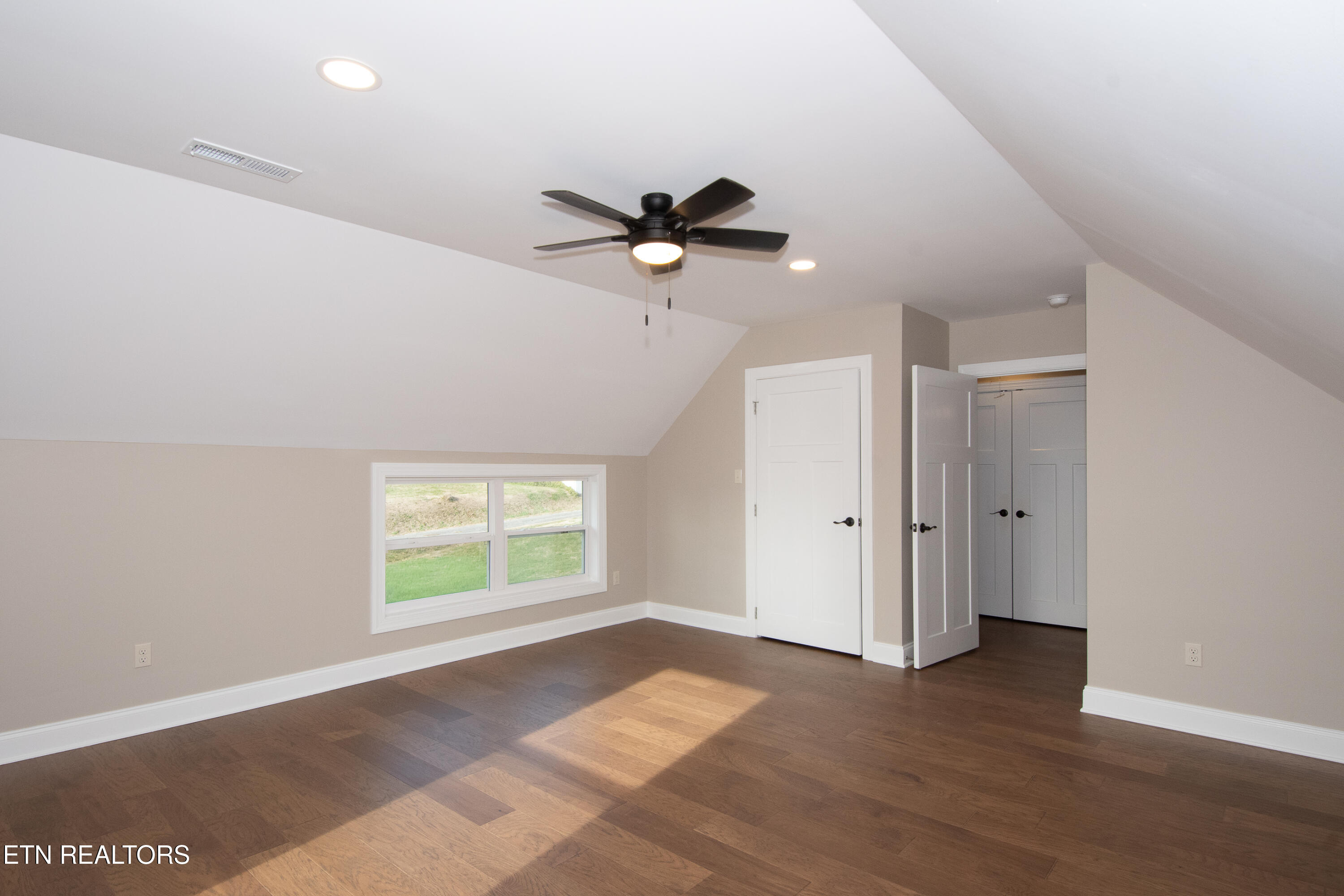 308 W Hill Avenue Friendsville TN 37737