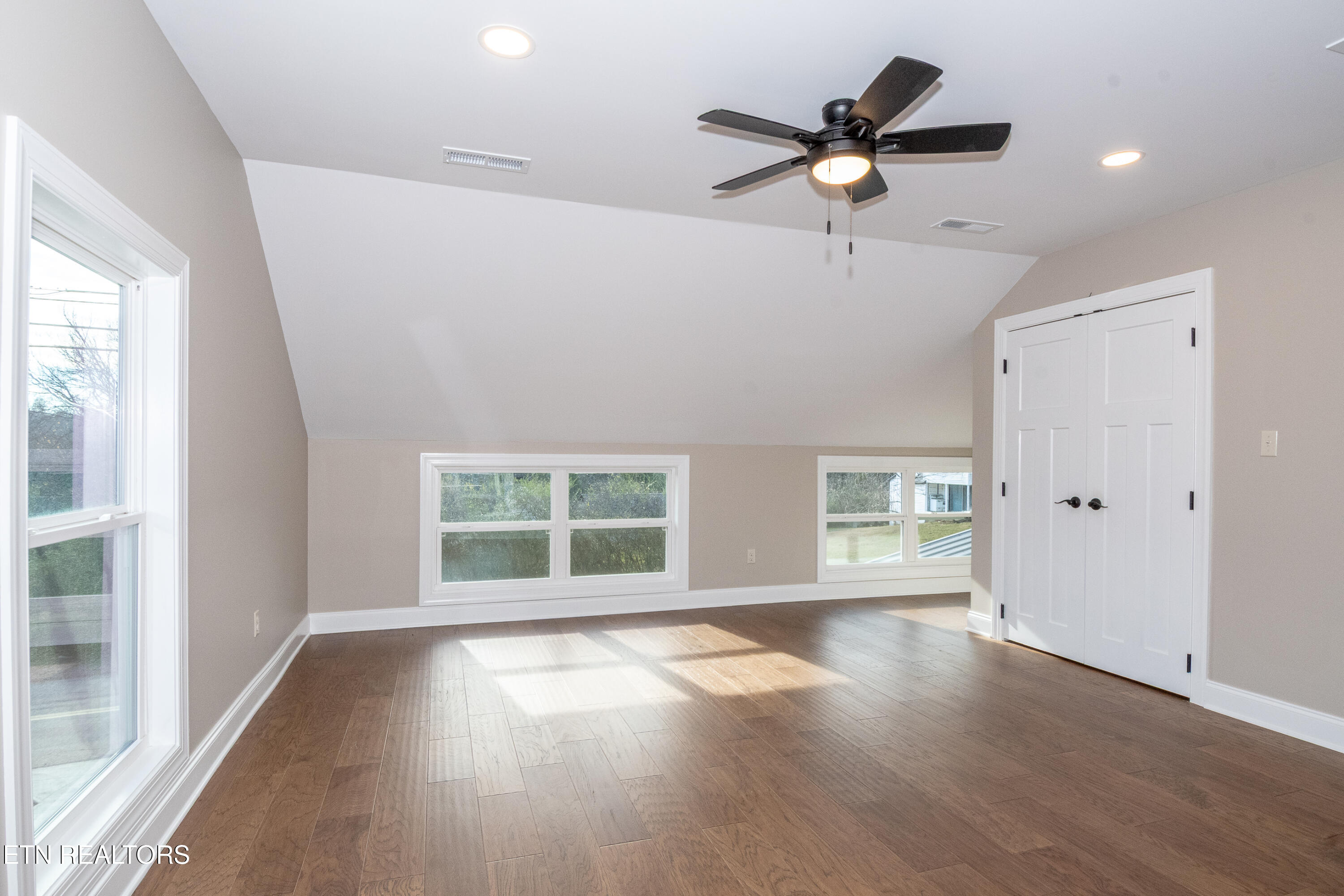 308 W Hill Avenue Friendsville TN 37737