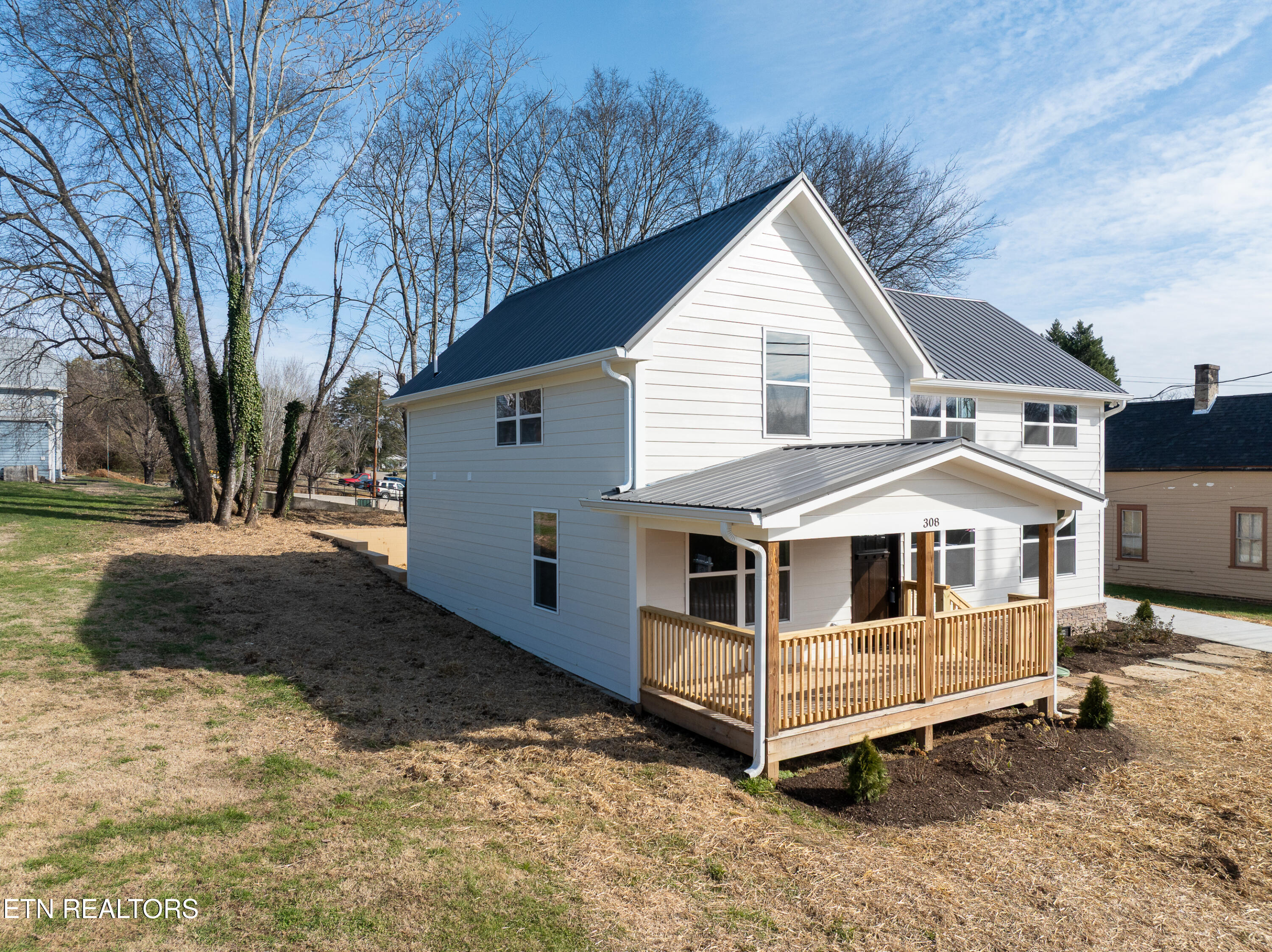 308 W Hill Avenue Friendsville TN 37737