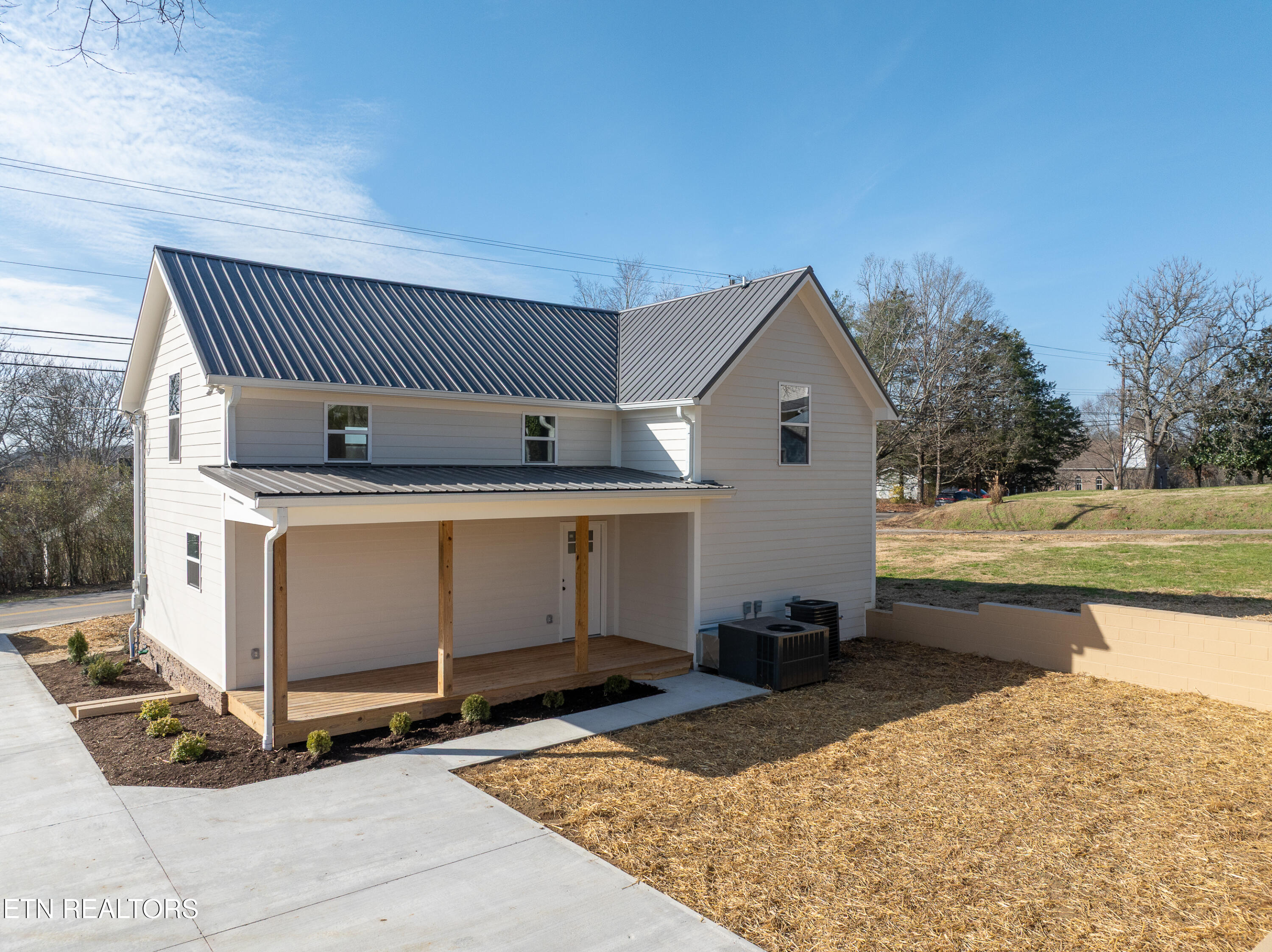 308 W Hill Avenue Friendsville TN 37737
