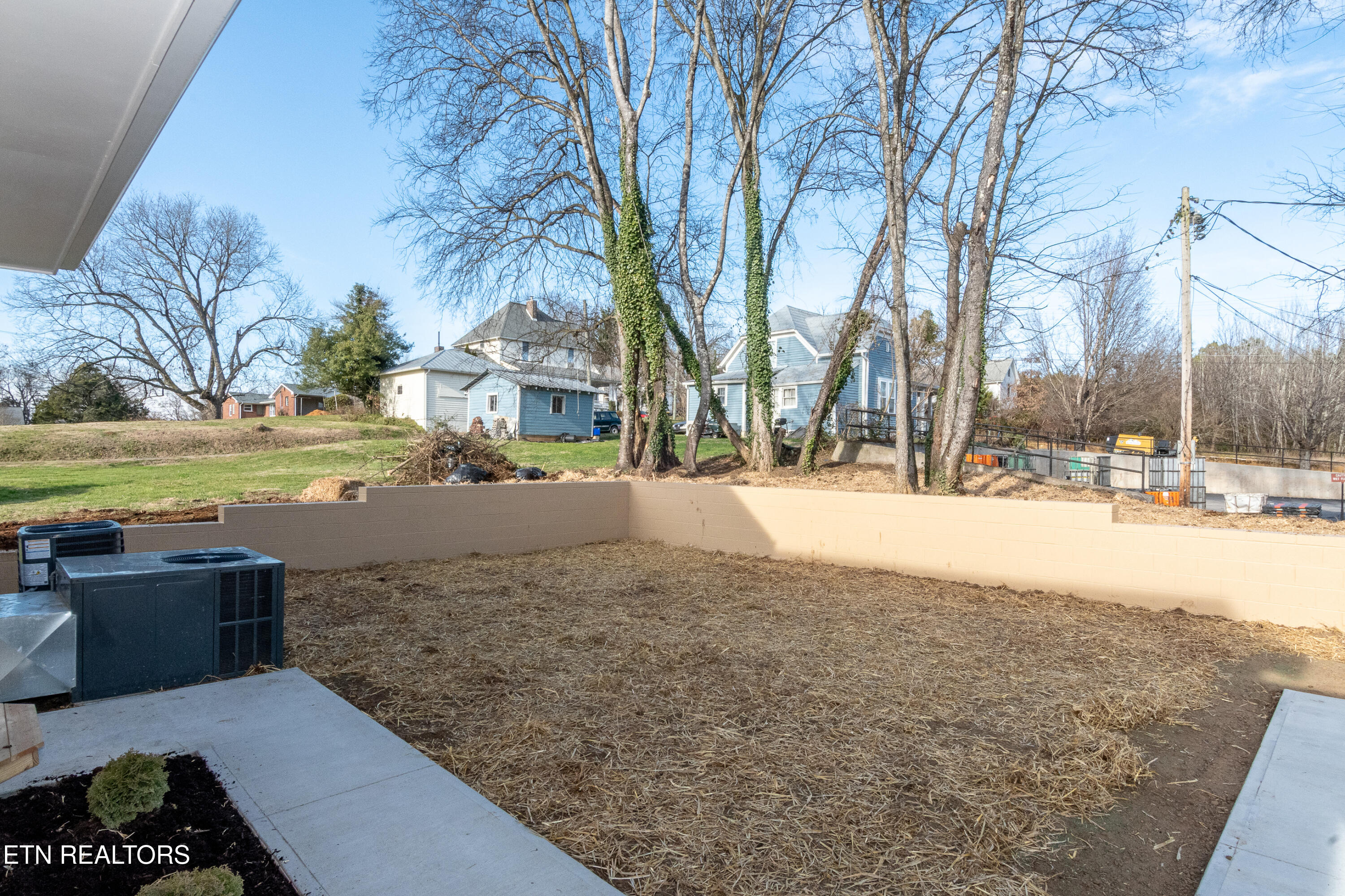 308 W Hill Avenue Friendsville TN 37737